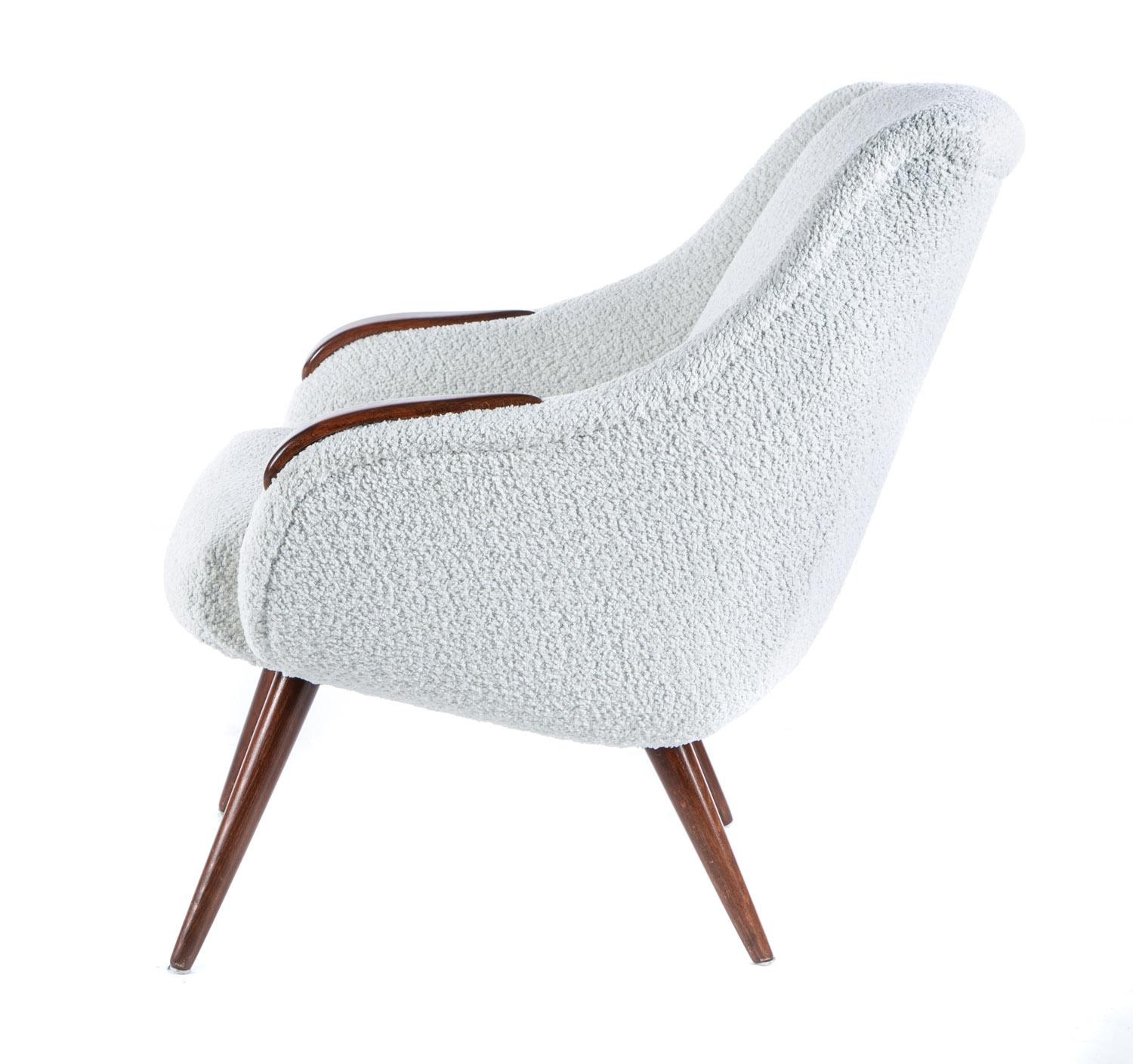 Mid-Century Modern Mid cesntury armchair For Sale