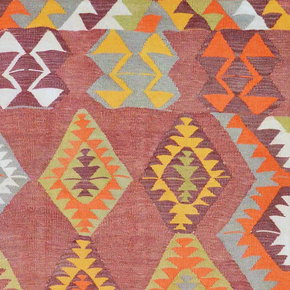 Asian Mid-End-20th Century Handwoven Anatolian Kilim For Sale