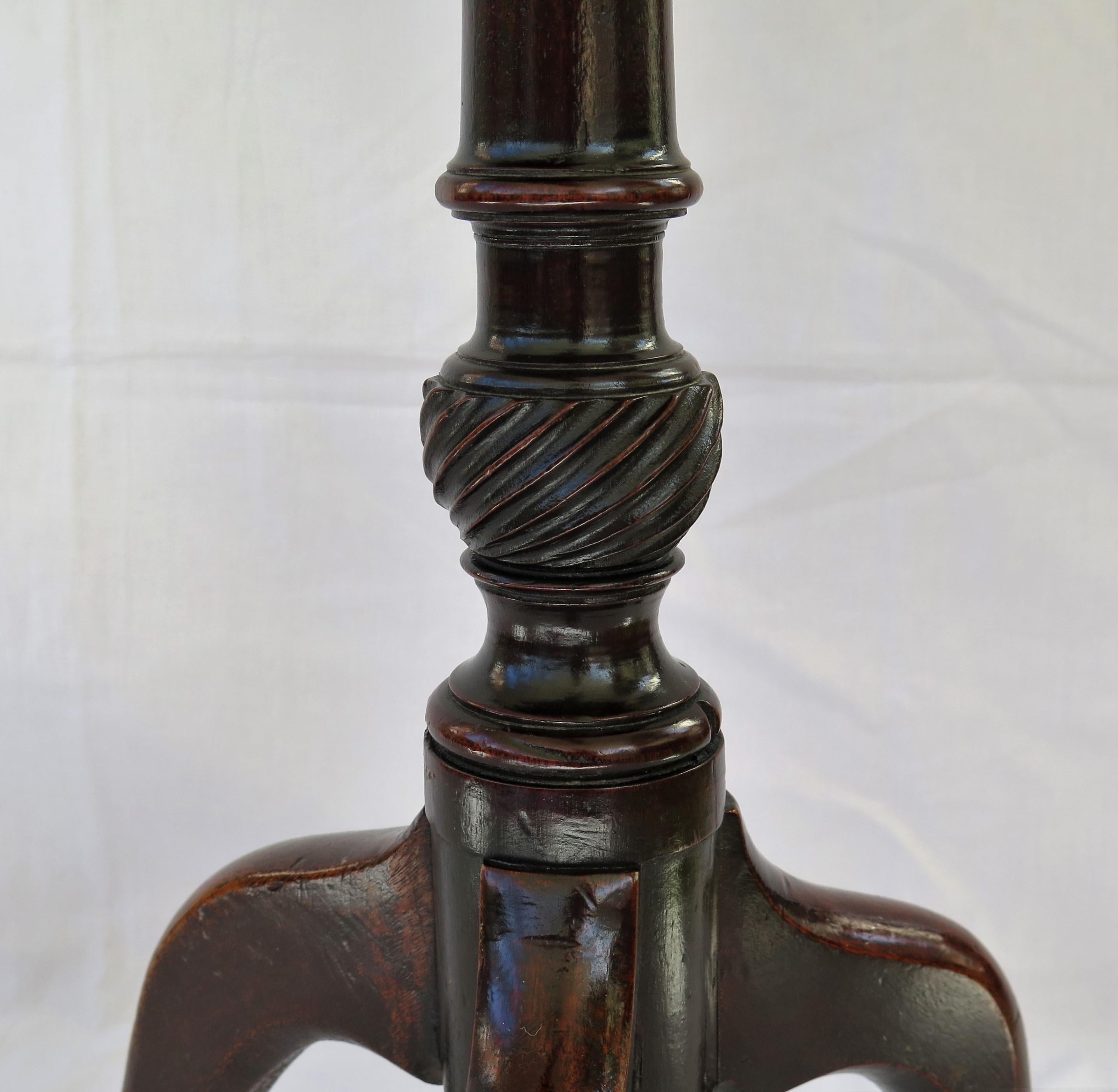 Mid Georgian Solid Walnut Tripod or Wine Table One Piece Tilt Top, circa 1760 For Sale 5