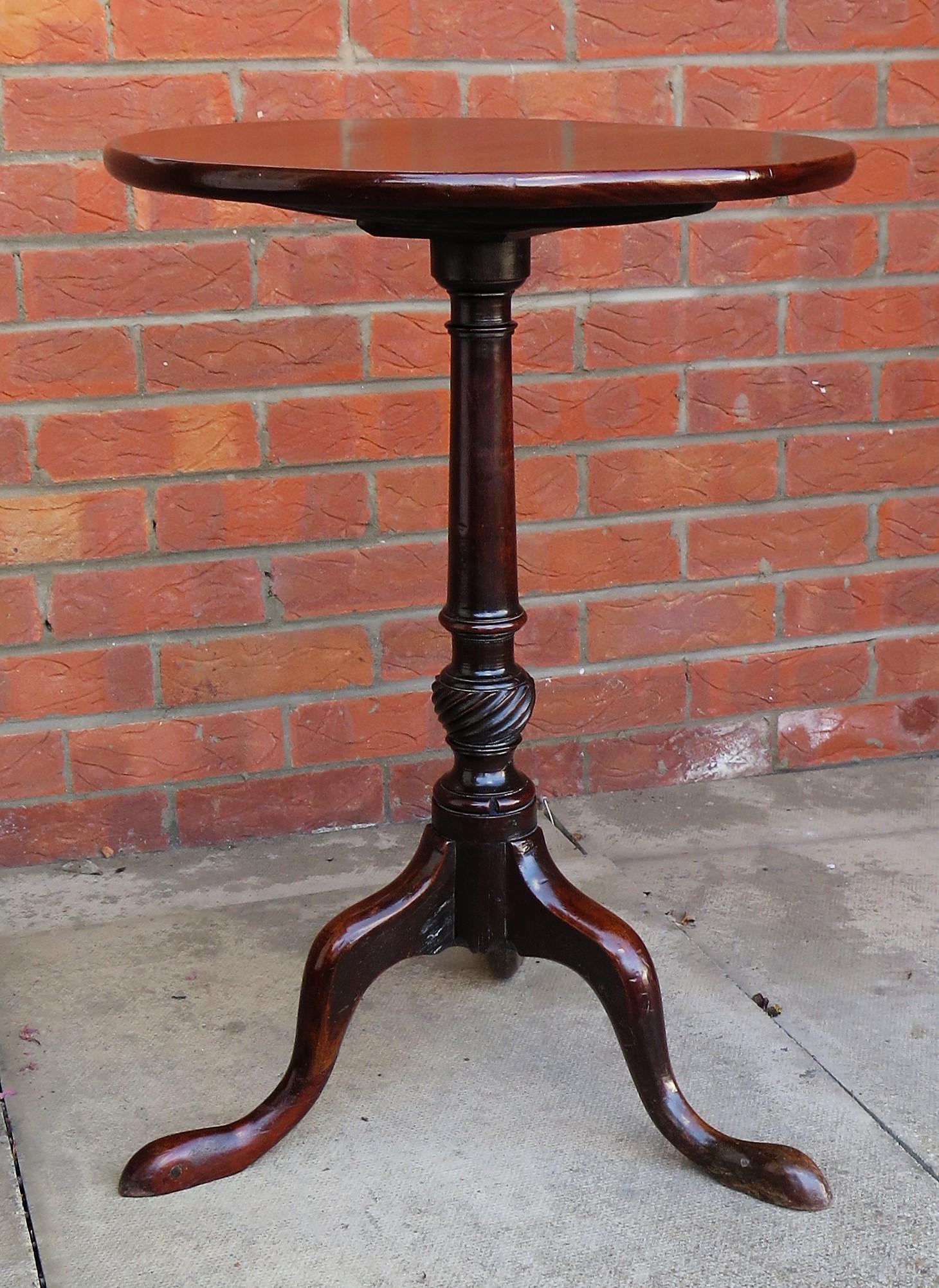 Chippendale Mid Georgian Solid Walnut Tripod or Wine Table One Piece Tilt Top, circa 1760 For Sale