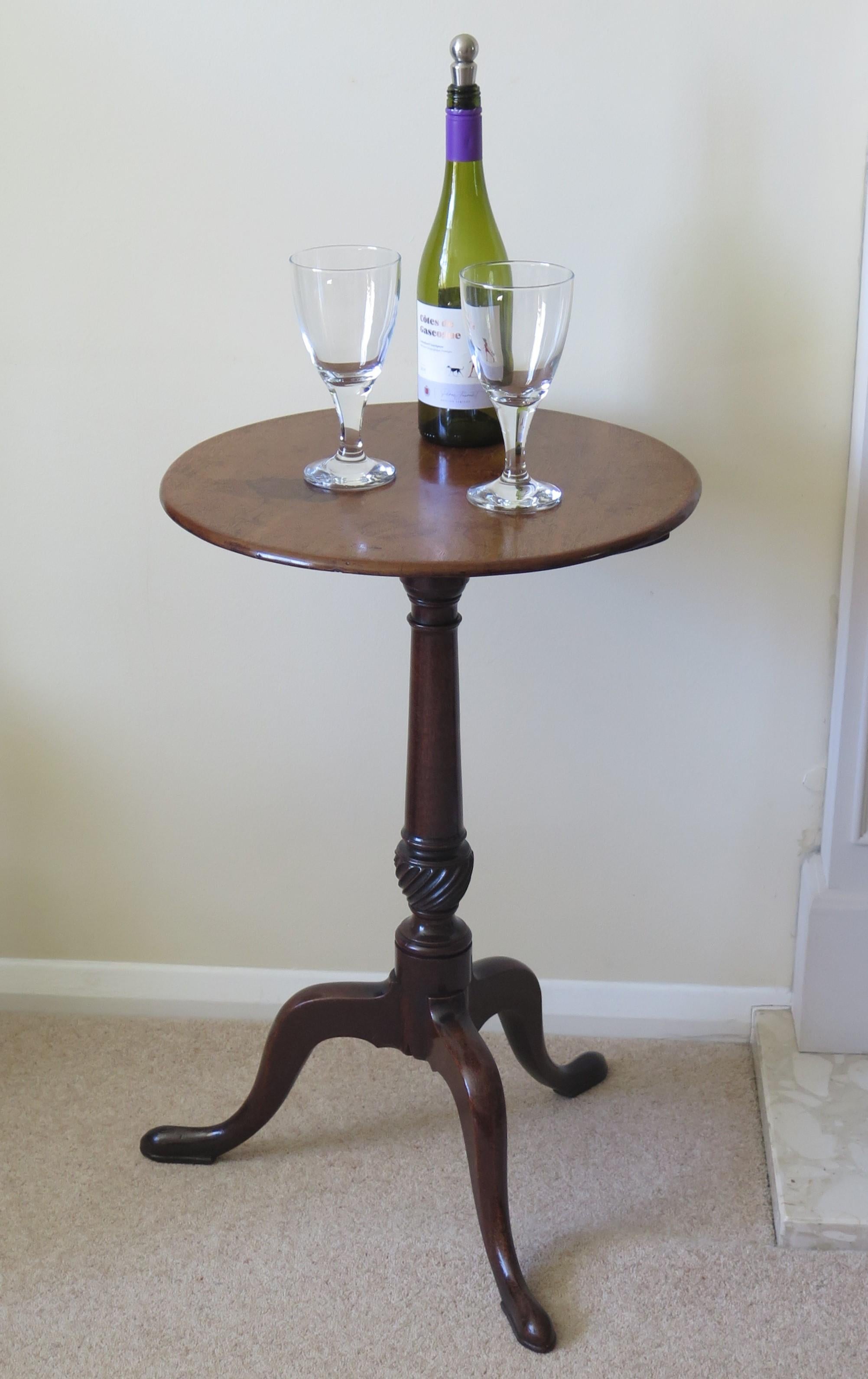 Mid Georgian Solid Walnut Wine or Tripod Table One Piece Tilt Top, circa 1760 For Sale 11