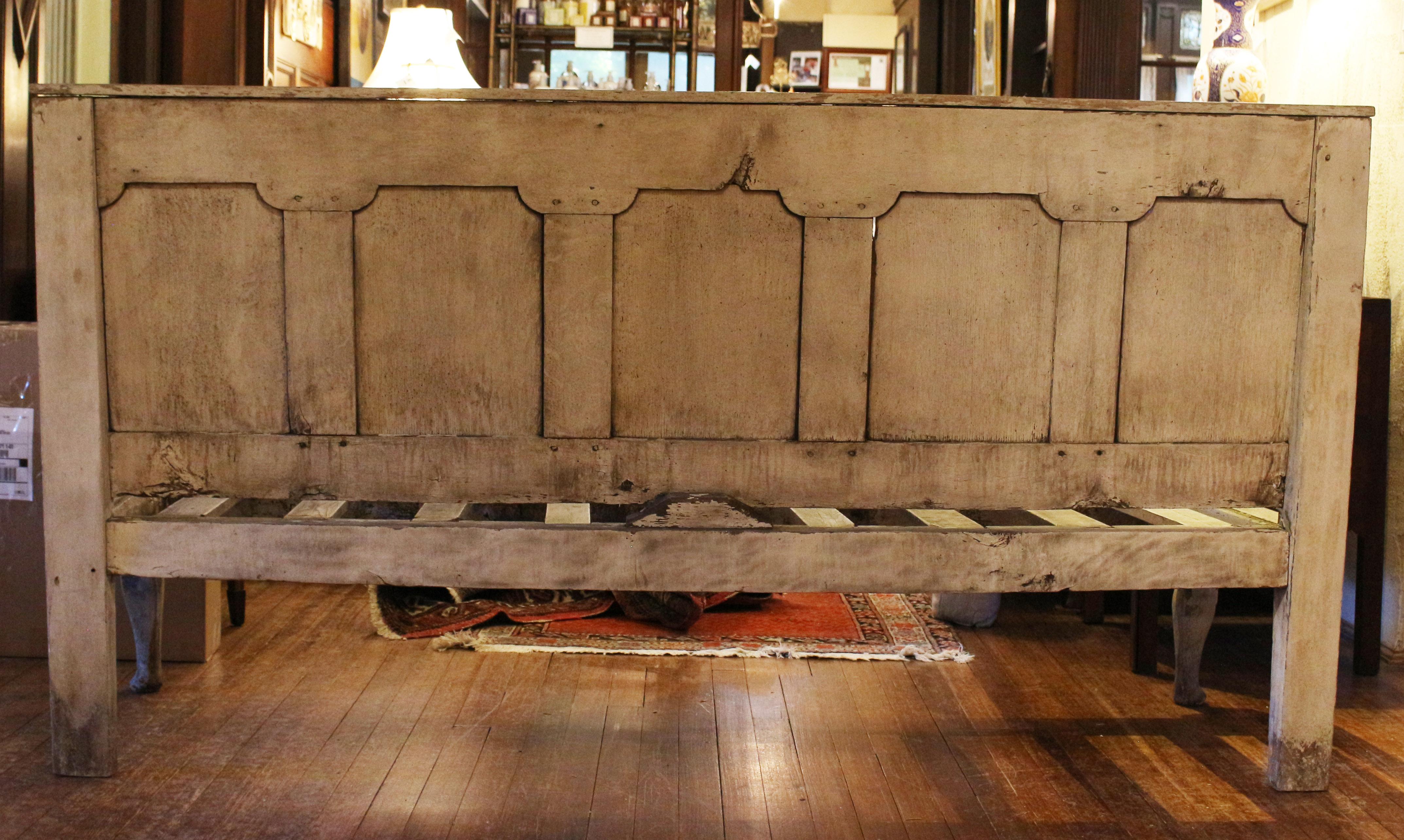 Wood Mid-Late 18th Century English Painted Settle For Sale