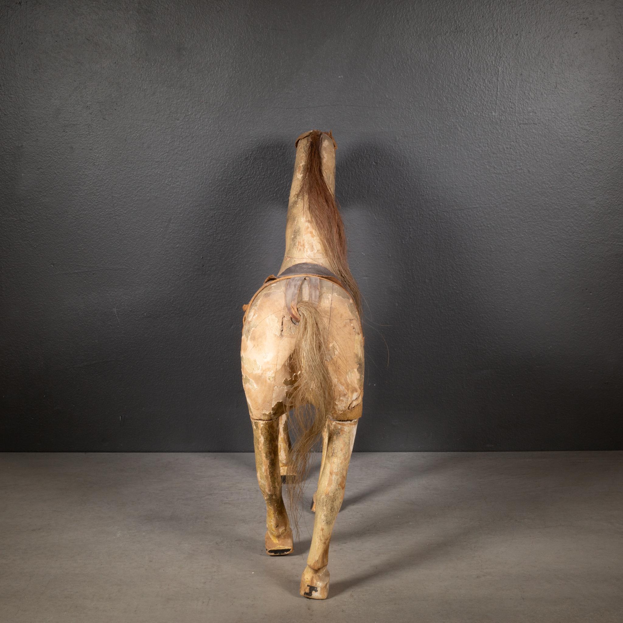 Legno Metà-fine del XIX secolo. Cavallo intagliato, 1850-1890 ca. in vendita