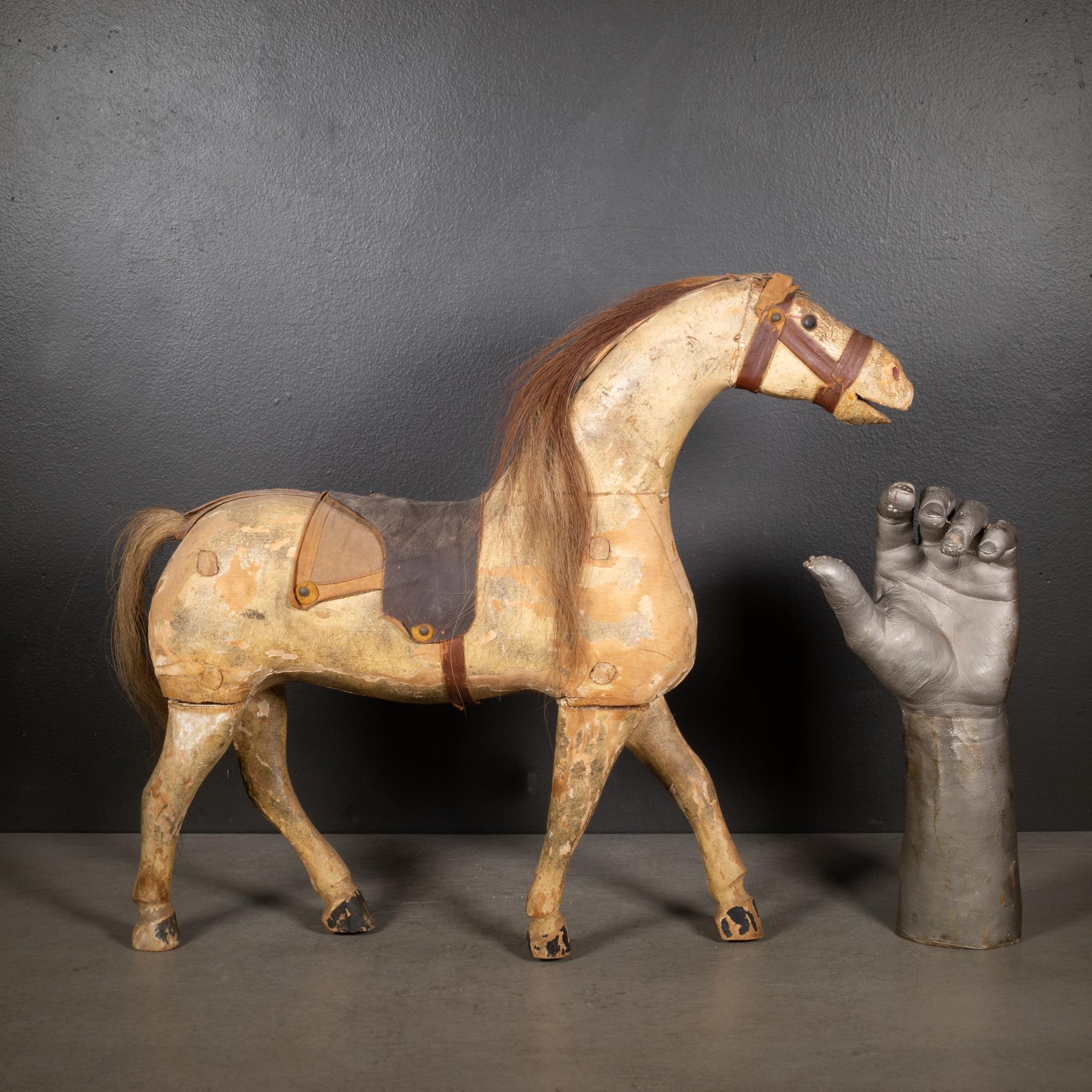 Metà-fine del XIX secolo. Cavallo intagliato, 1850-1890 ca. in vendita 3