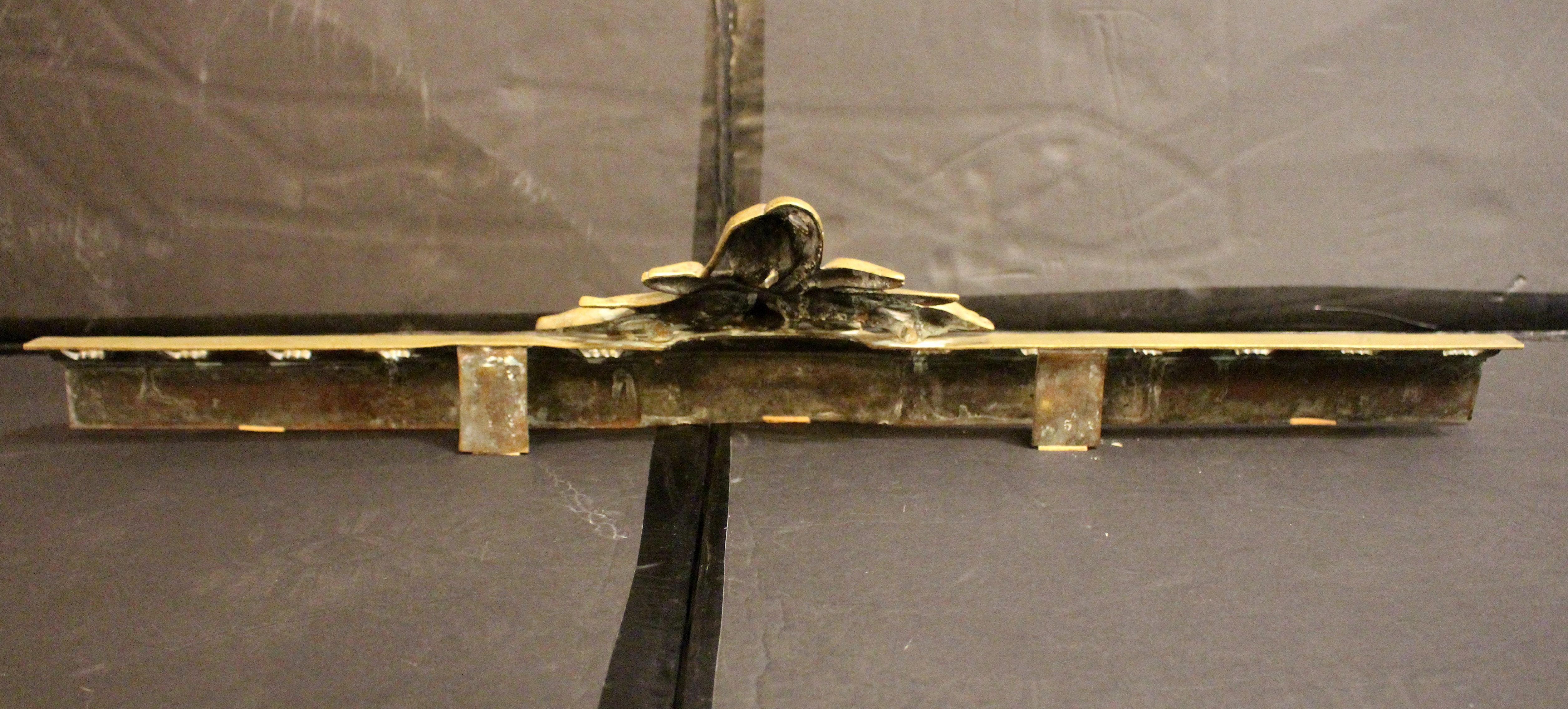 Néo-rococo Mid-Late 19th Century French Bronze Chenet Rail en vente