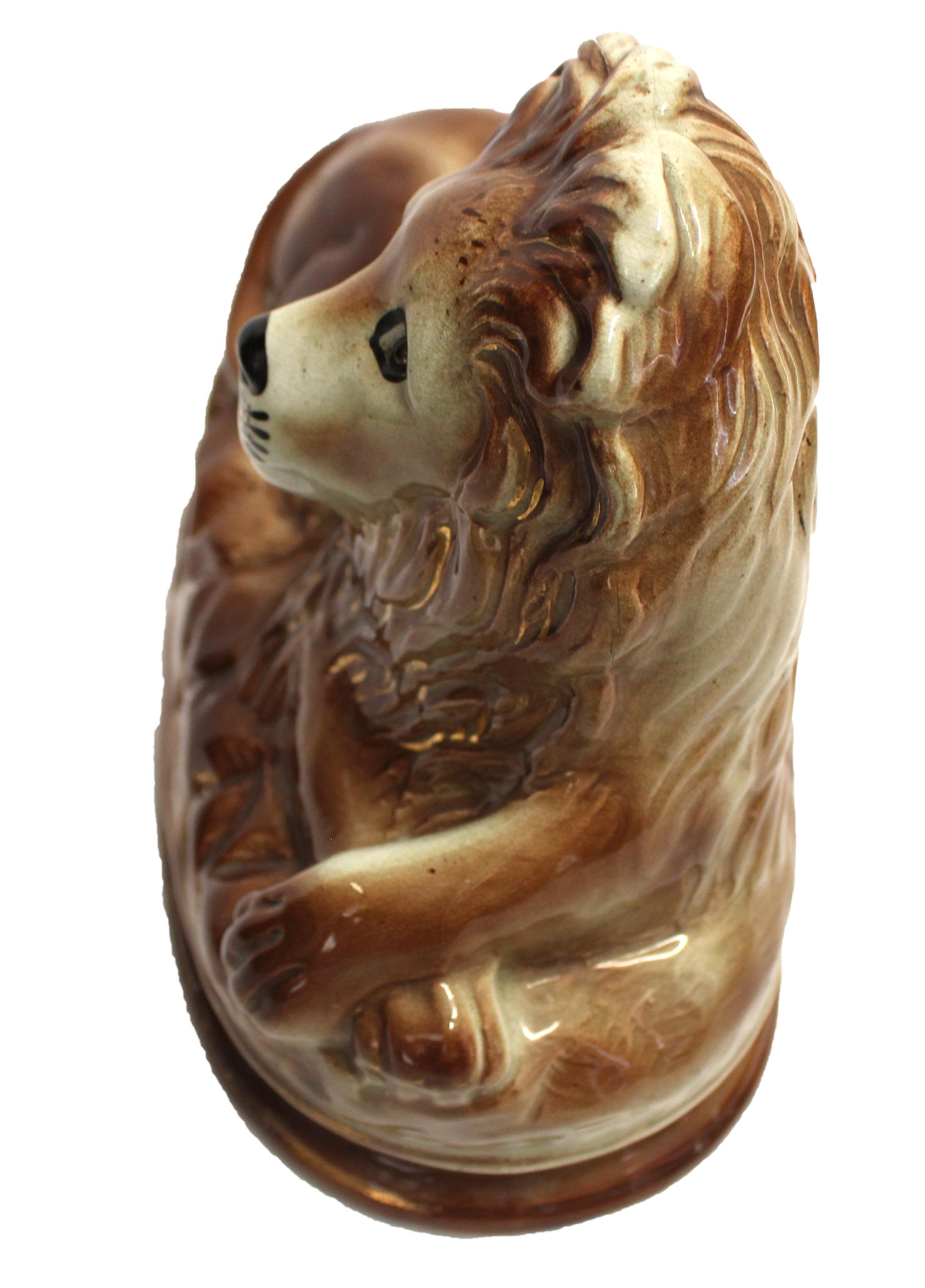 Mid-late 19th Century Pair of Bo'ness Staffordshire Lions In Good Condition In Chapel Hill, NC
