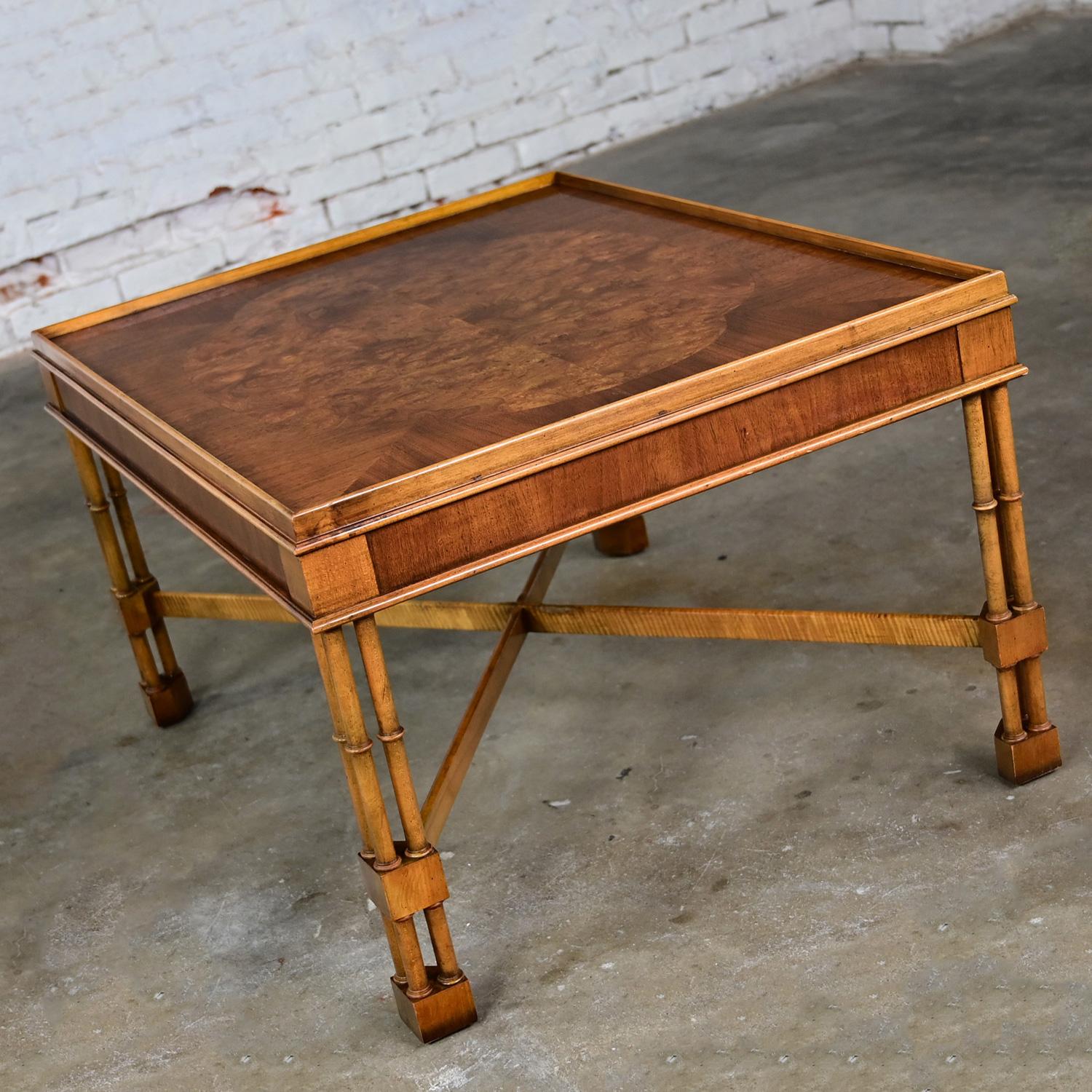Mitte des späten 20. Jahrhunderts Baker Furniture Campaign-Stil Beistelltisch aus Kunstbambus (Walnuss) im Angebot