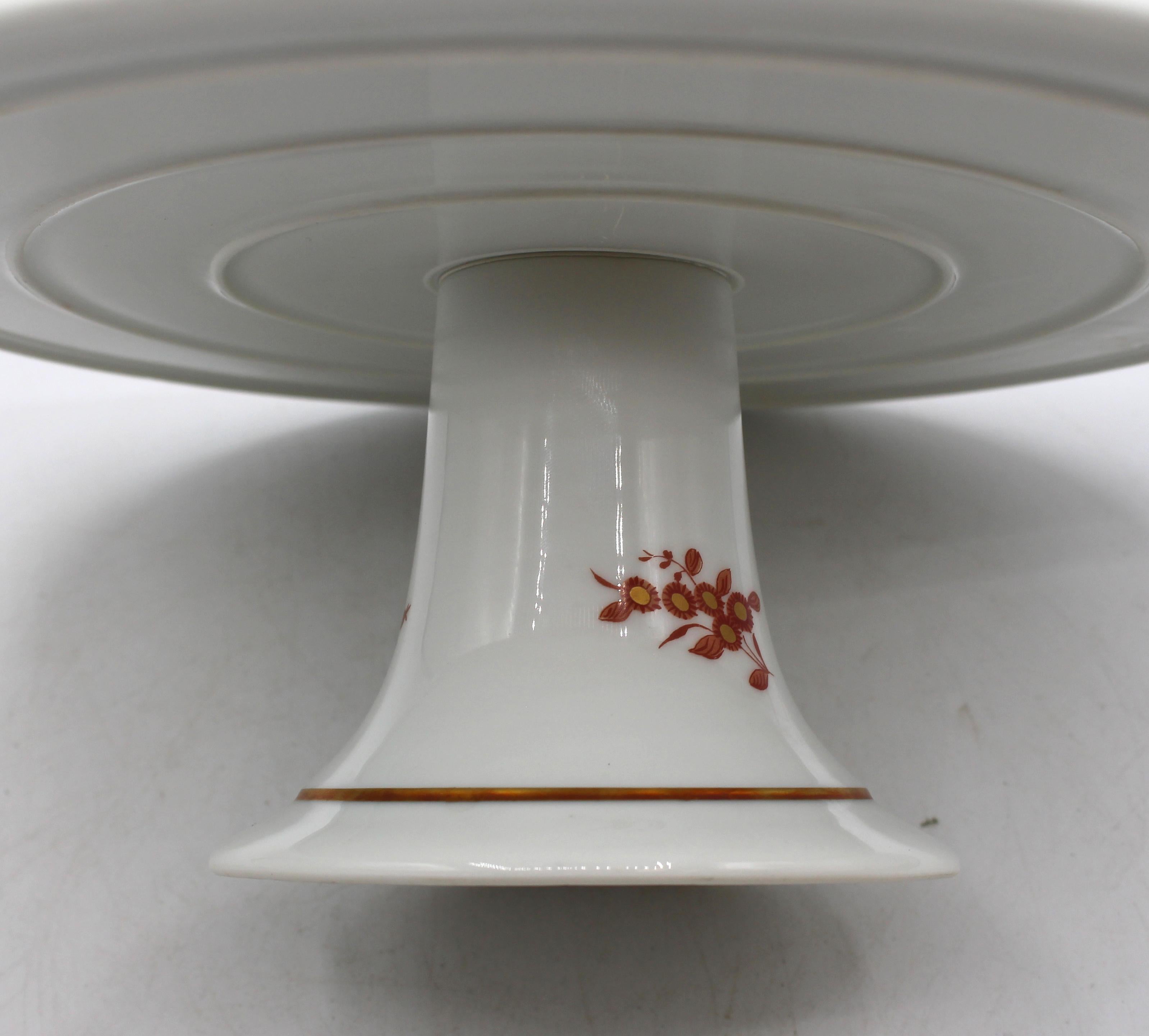 Chinoiserie Mid-Late 20th Century Italian Richard Ginori Cake Stand For Sale