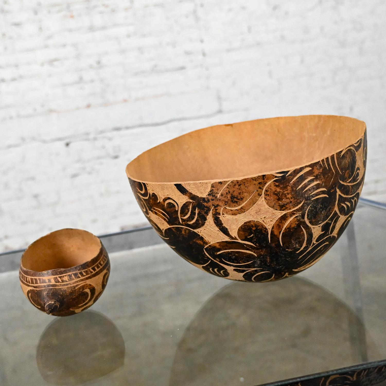 Mid - Late 20th Century South American Tribal Gourd Bowls Hand Carved Floral  For Sale 4