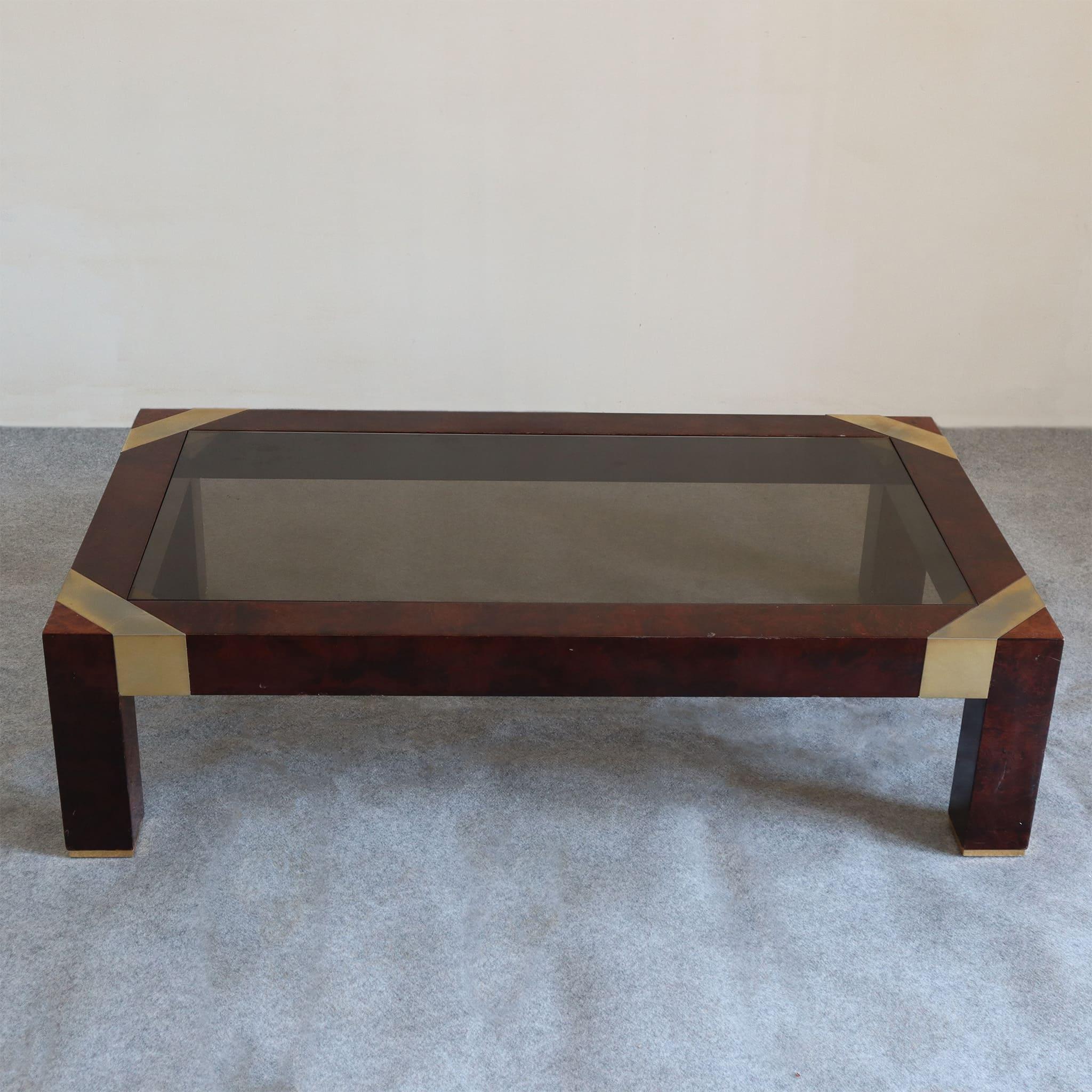 Fin du 20e siècle Table basse du milieu du siècle dernier en bois de poirier et laiton de Jean Claude Mahey, 1970 en vente