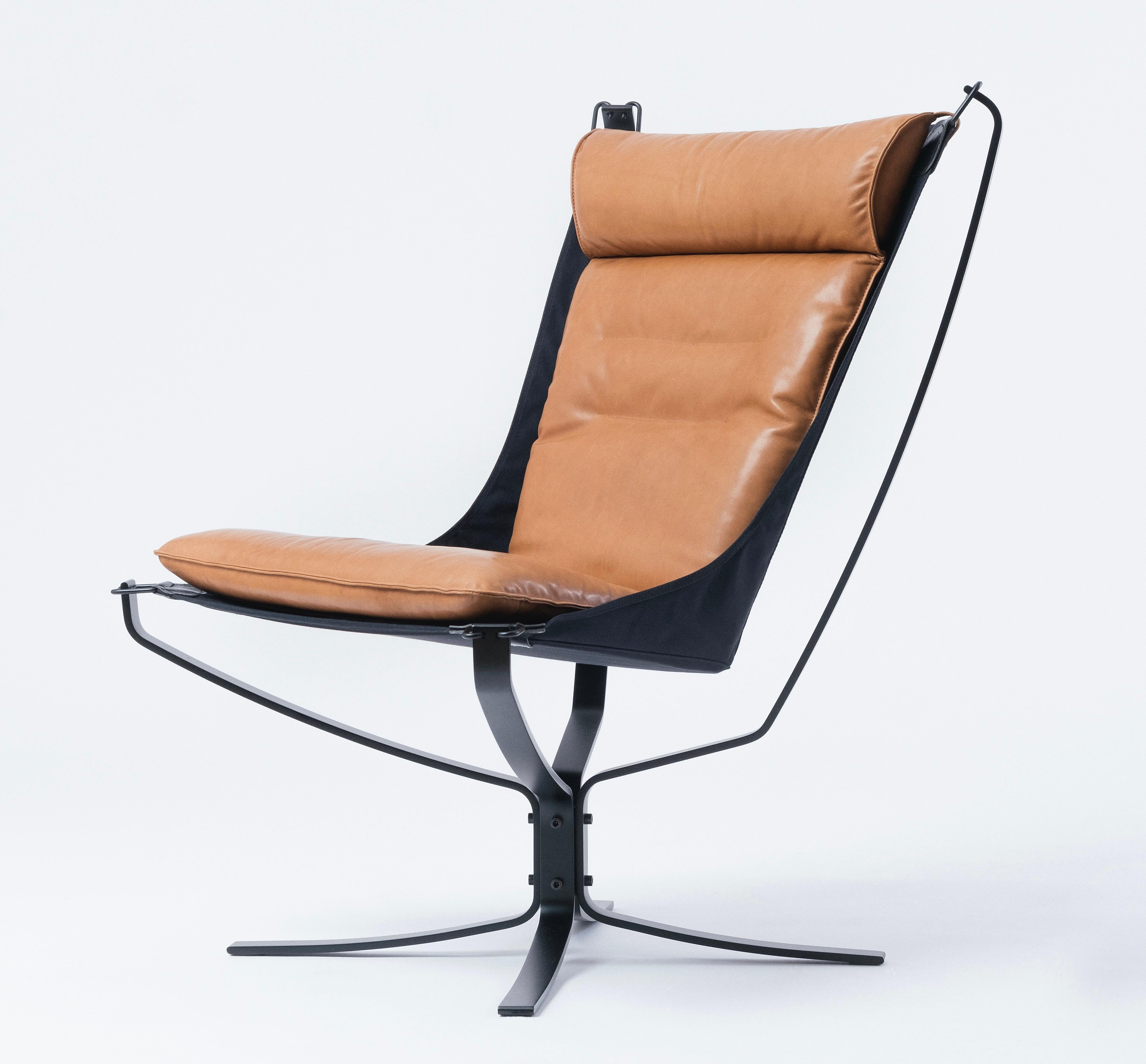 Mid-Century Modern Falcon Phoenix Loungechair, Hight Back by Ingmar Relling, New In New Condition For Sale In Courbevoie, FR