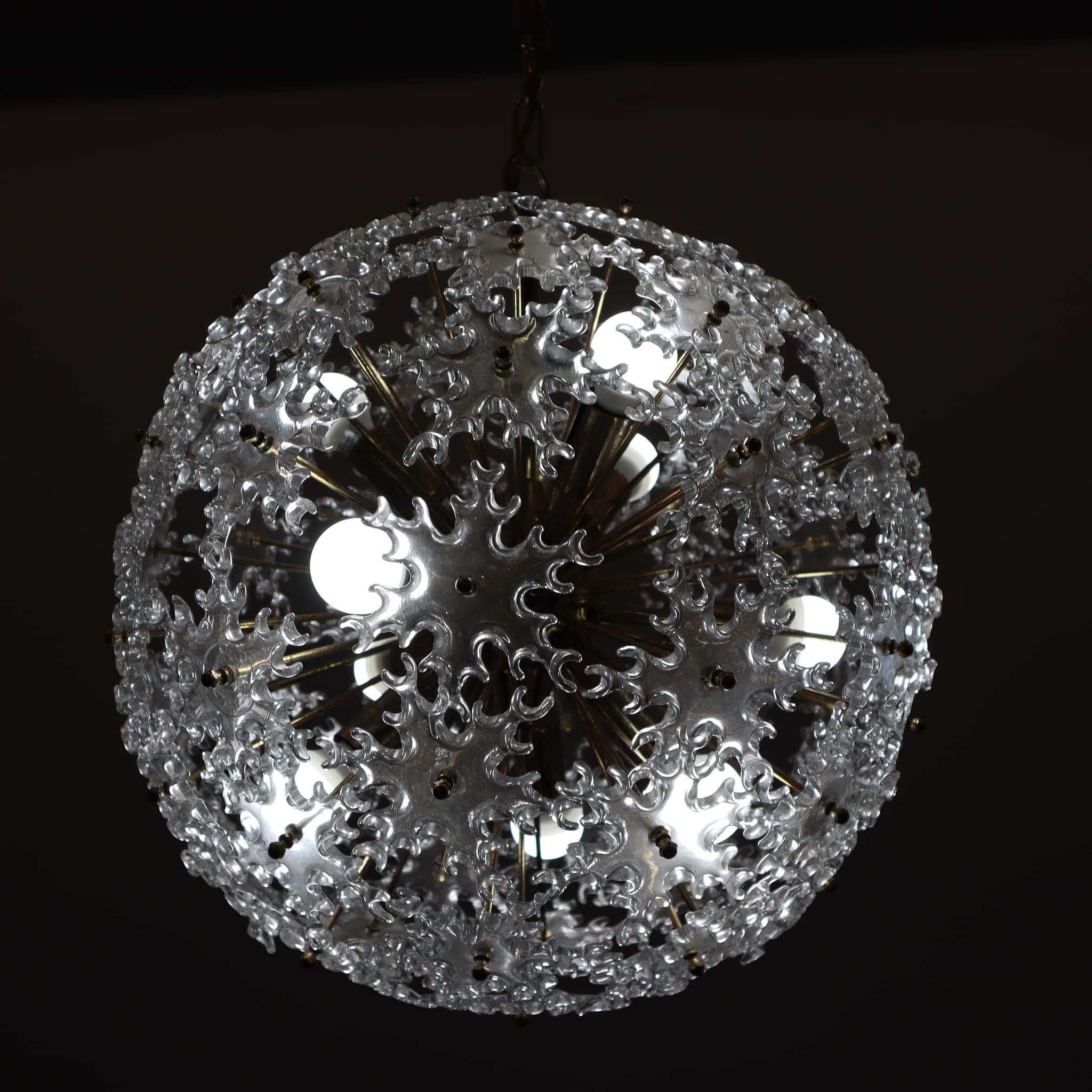 Mid-modern century murano glass sputnik chandelier Mazzega style Italy 1960 In Good Condition For Sale In Nicolosi, IT