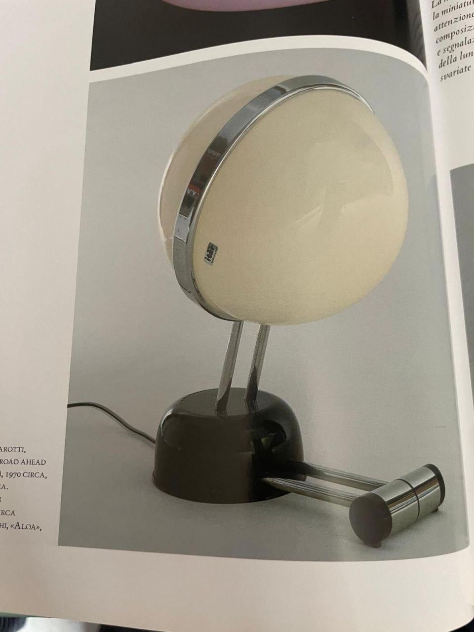Italian Rare Opaline Glass Table Lamp touch-dimmer by ITER Elettronica For Sale 6