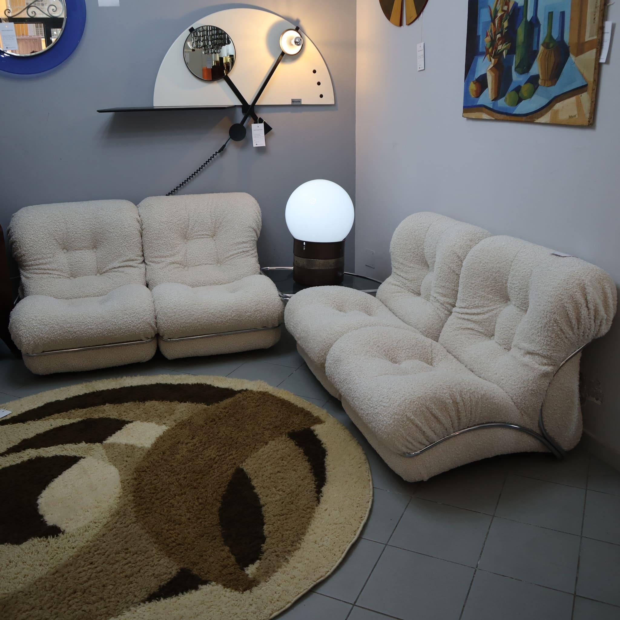 Mid century modern white boucle lounge chair 'Corolla' by I.P.E. Italy, 1970s For Sale 6