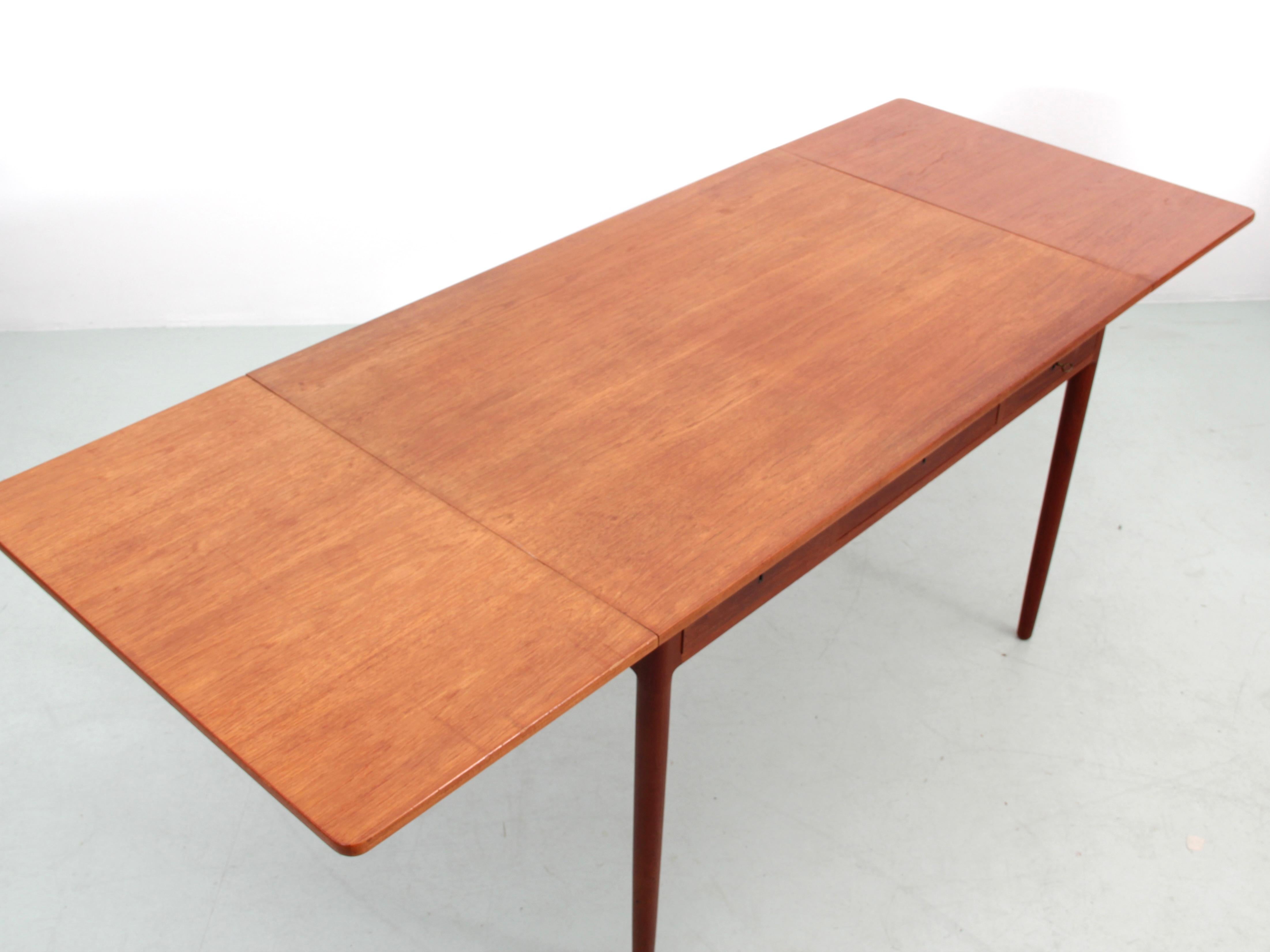 Mid modern danish standing desk in teak Hans Wegner style In Good Condition For Sale In Courbevoie, FR