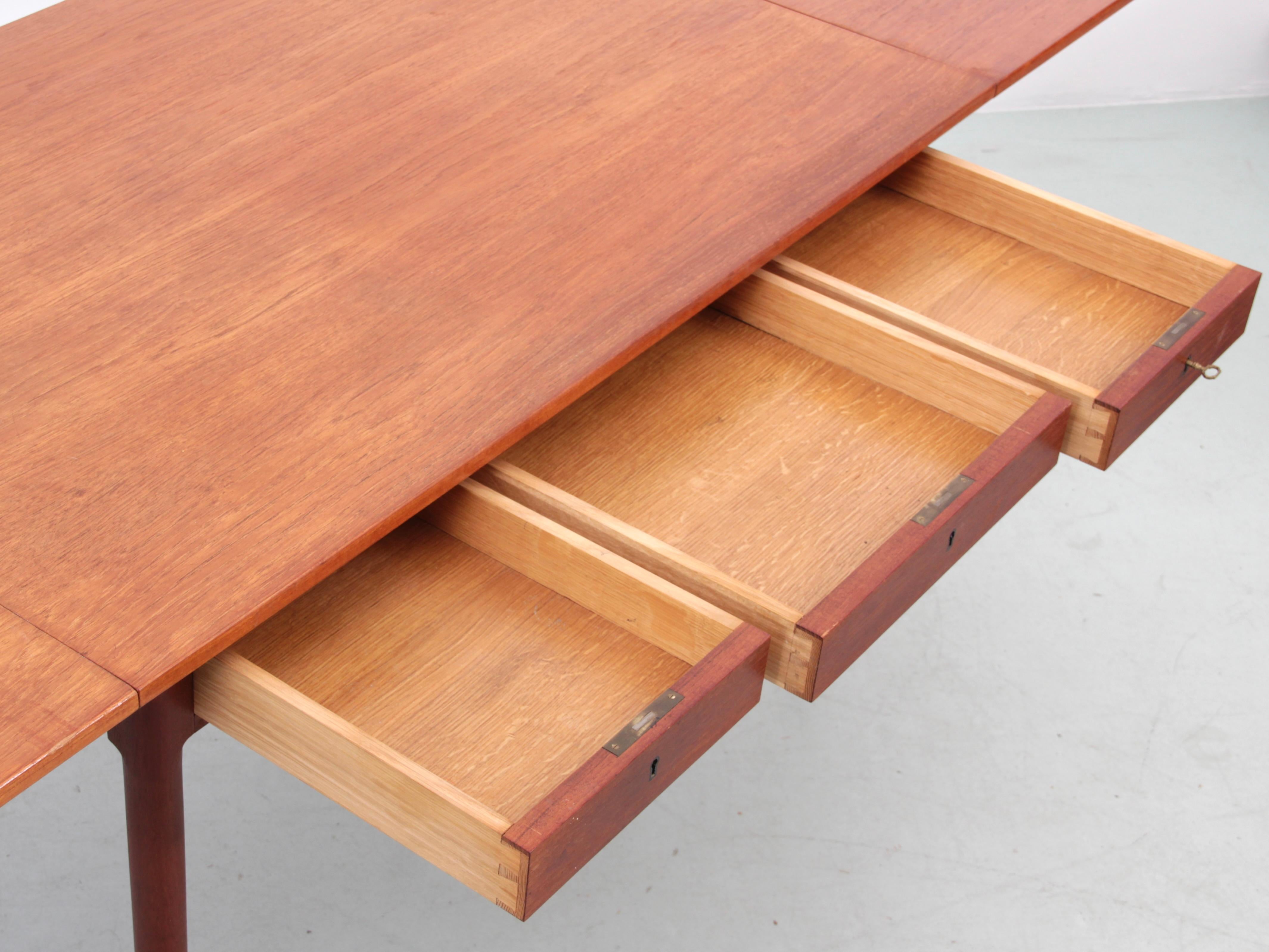 Mid-20th Century Mid modern danish standing desk in teak Hans Wegner style For Sale