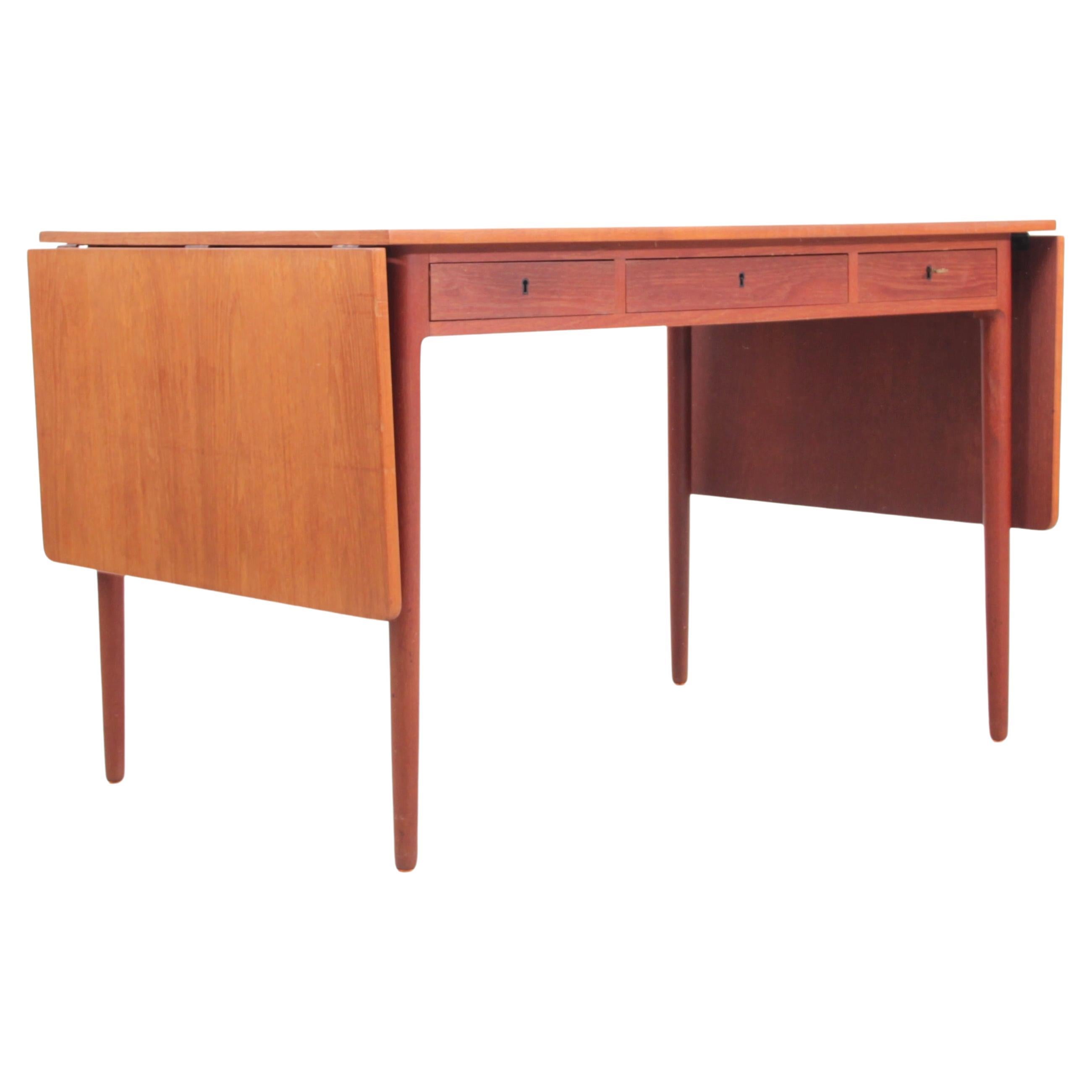 Mid modern danish standing desk in teak Hans Wegner style For Sale