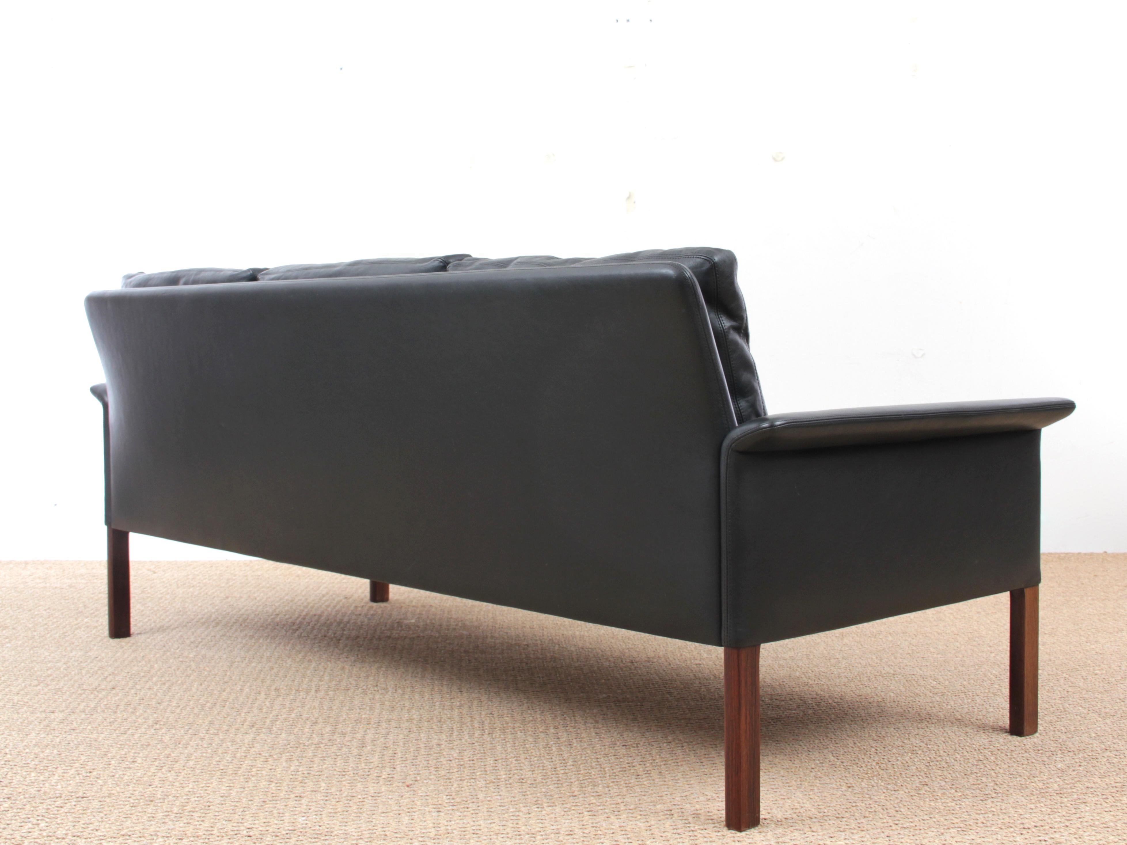 Mid Modern Danish Three-Seat Black Leather Sofa, Model 500 by Hans Olsen In Good Condition In Courbevoie, FR