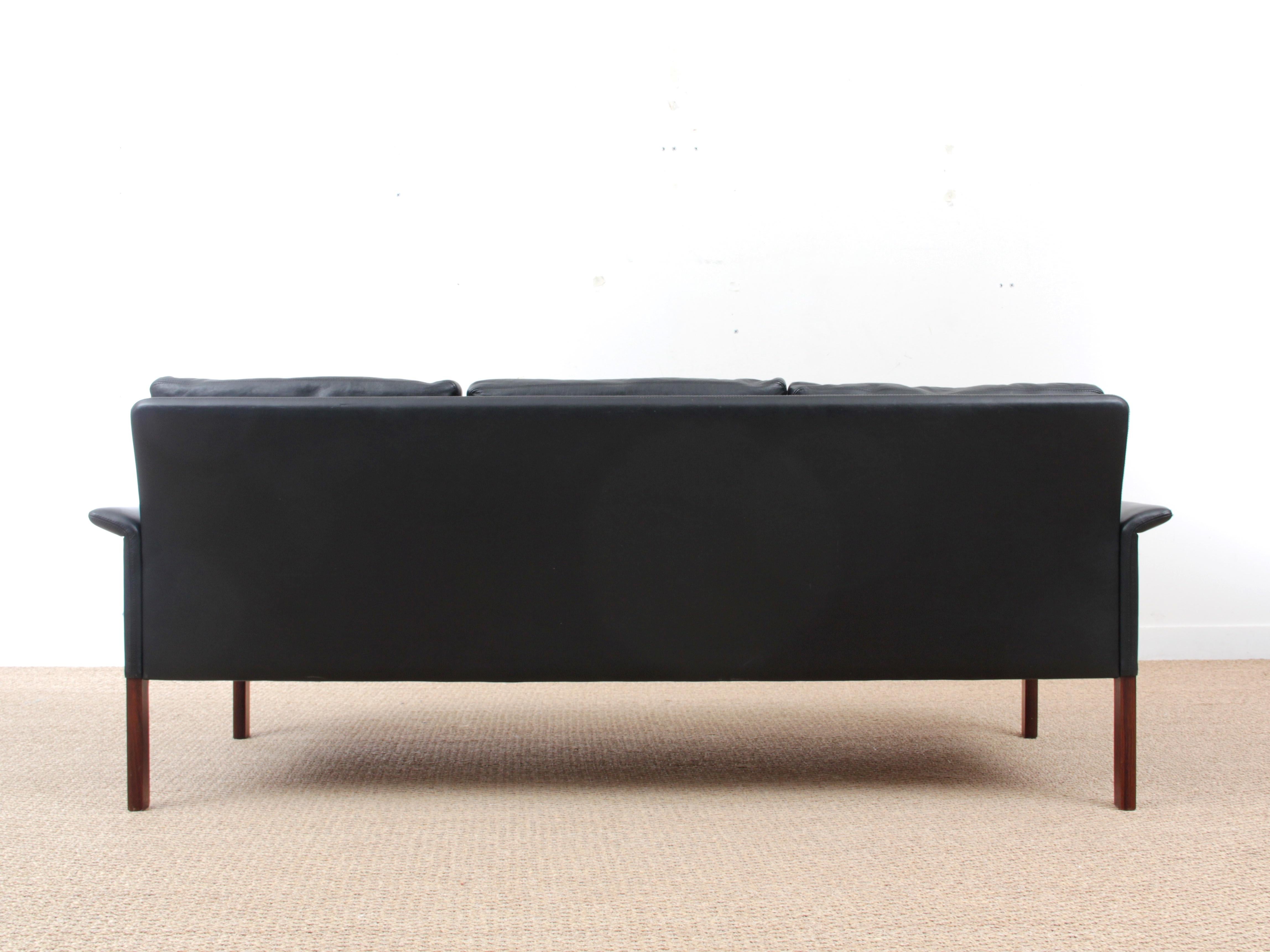 Mid-20th Century Mid Modern Danish Three-Seat Black Leather Sofa, Model 500 by Hans Olsen