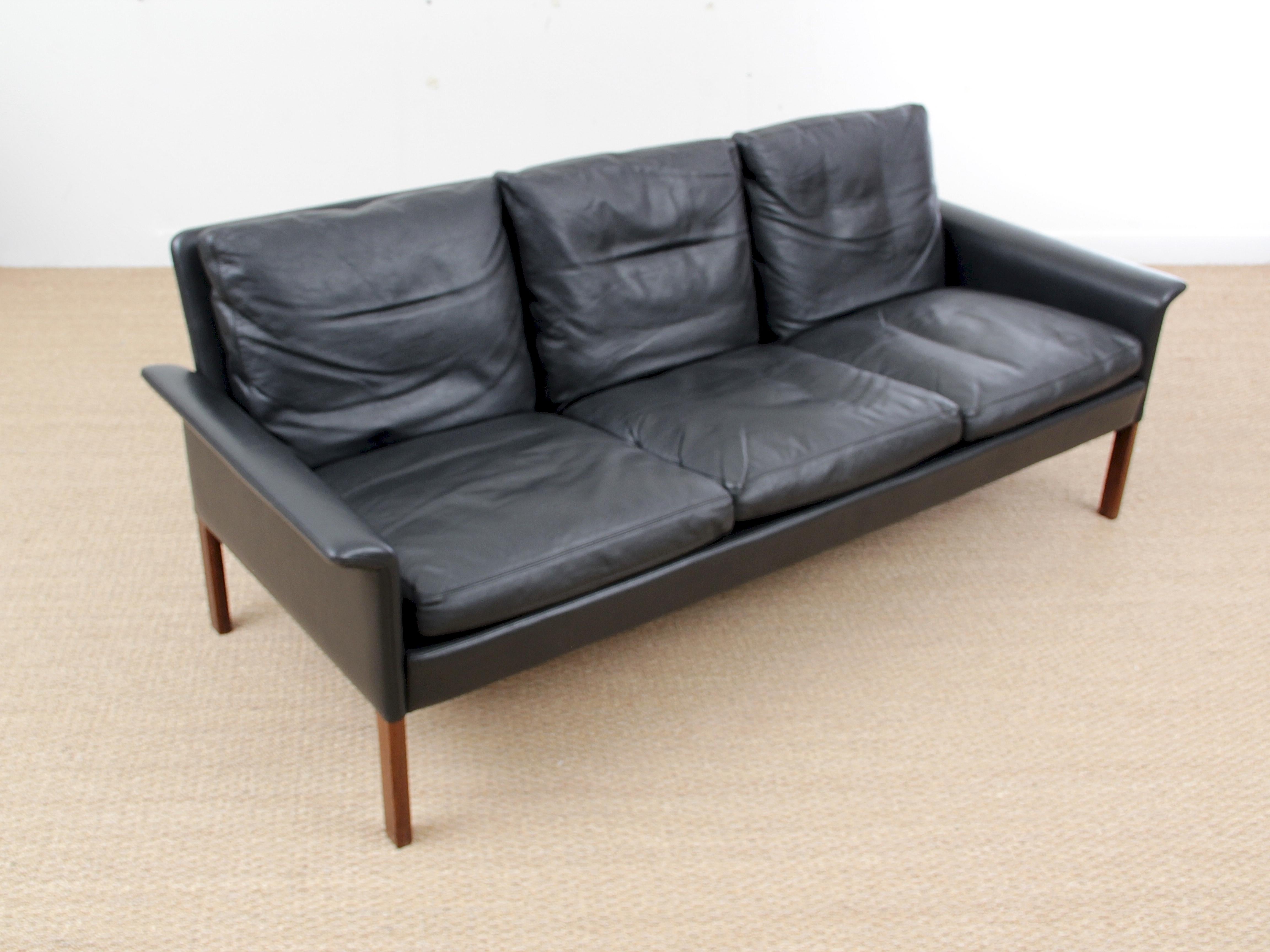 Mid Modern Danish Three-Seat Black Leather Sofa, Model 500 by Hans Olsen 2