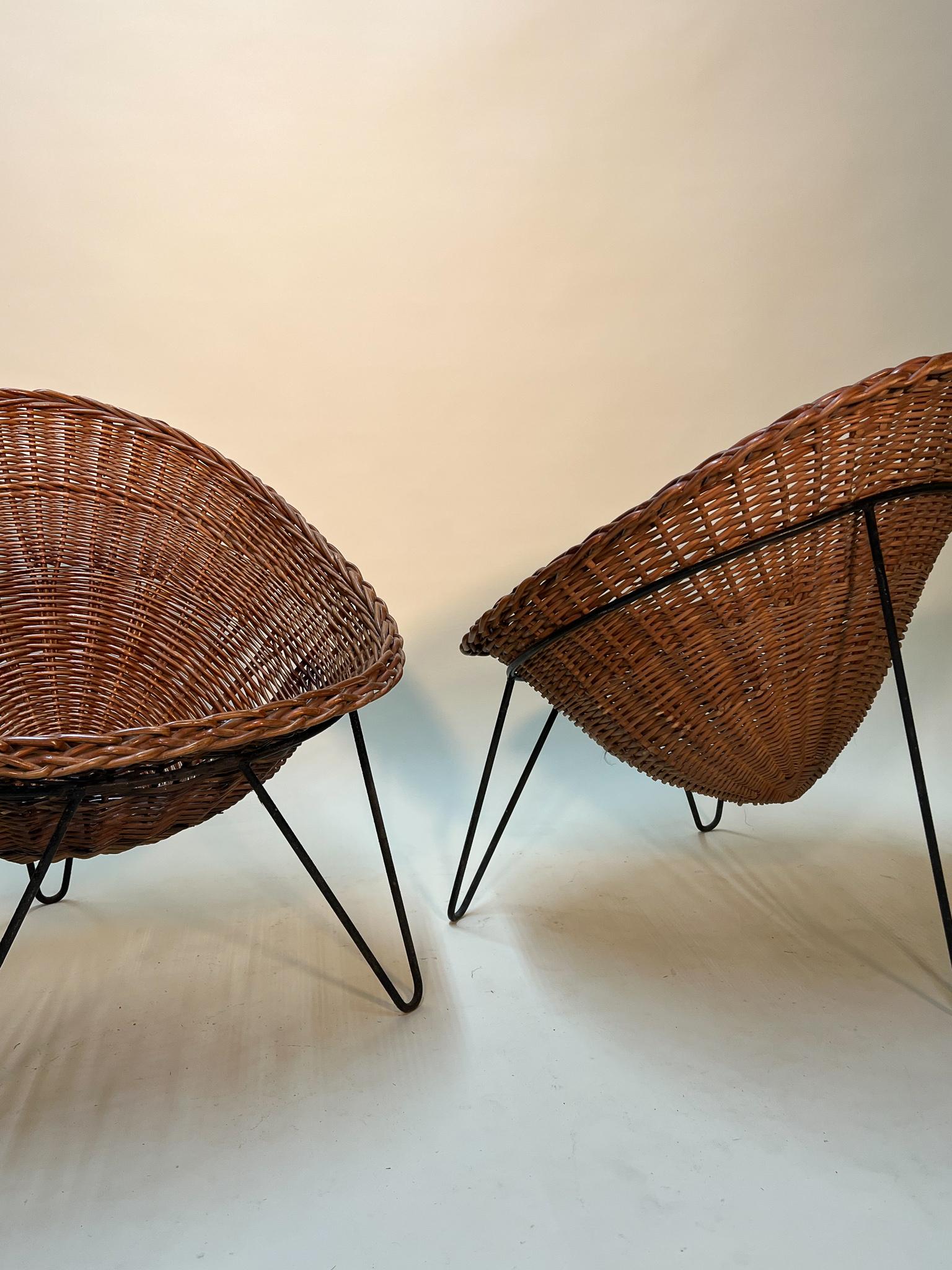 Mid-Century Modern Mid-Modern Woven Rattan Conical Round Chair Set with Table