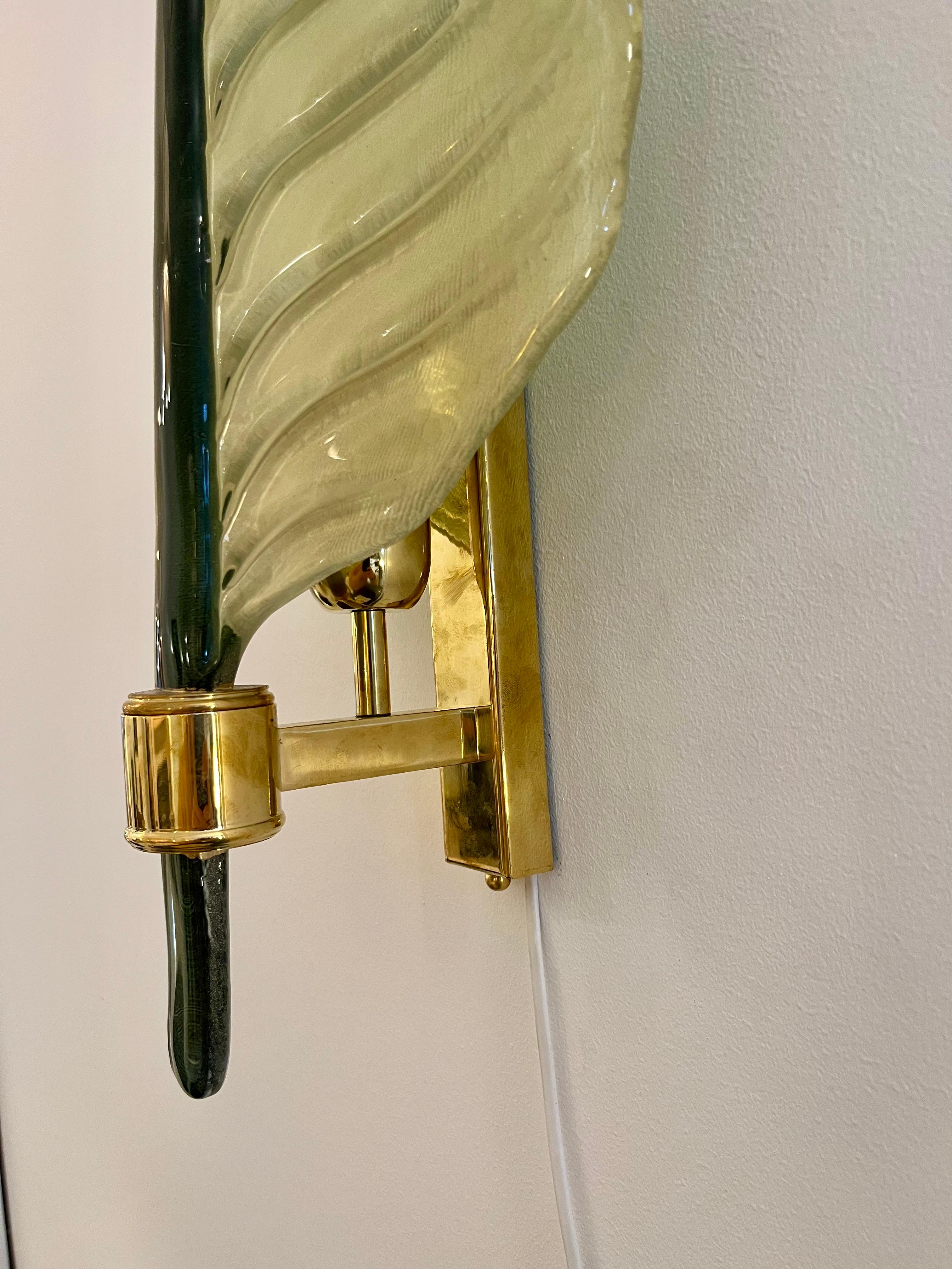 Pareja de apliques de cristal de Murano en forma de hoja, Italia en venta 2