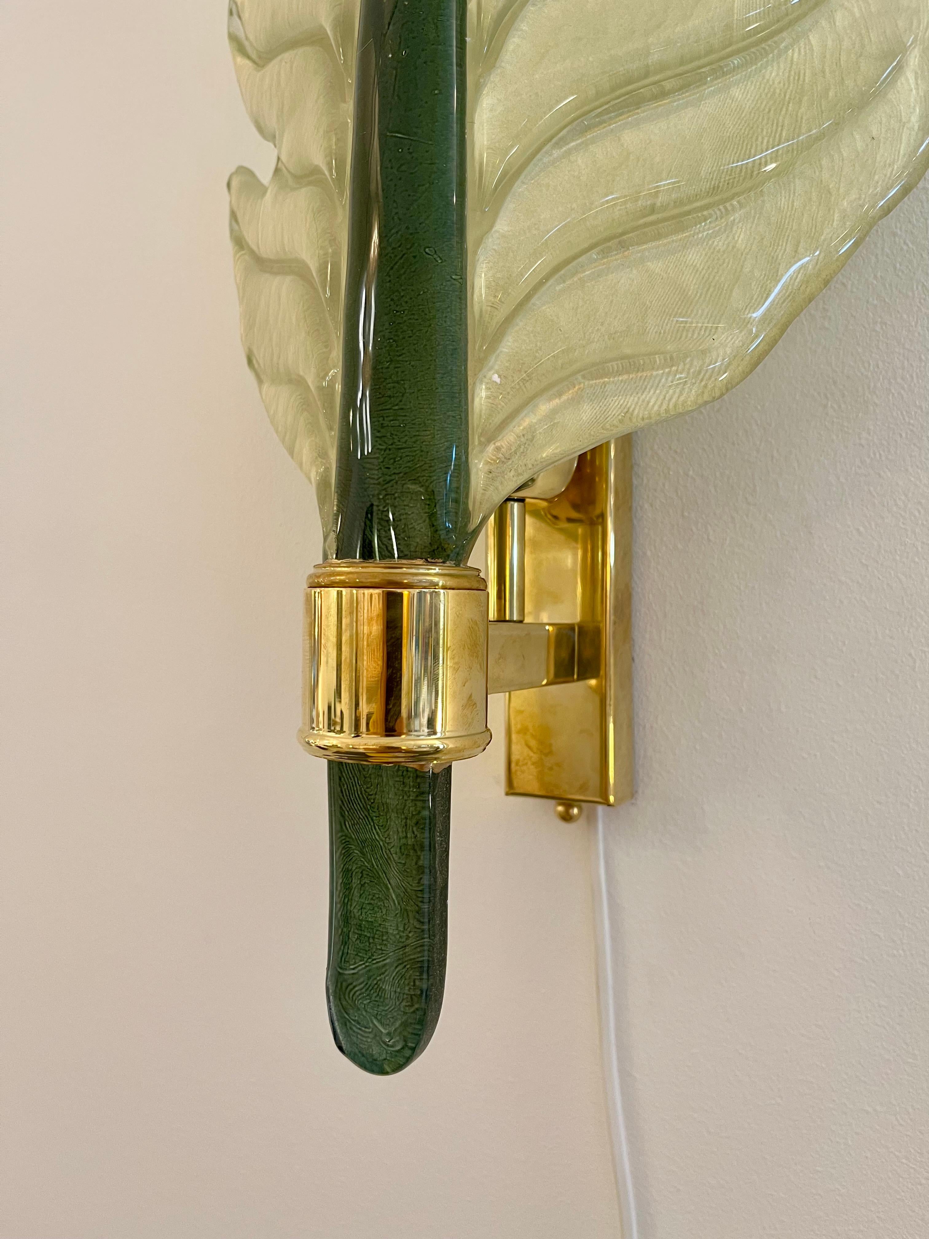 Pareja de apliques de cristal de Murano en forma de hoja, Italia en venta 4