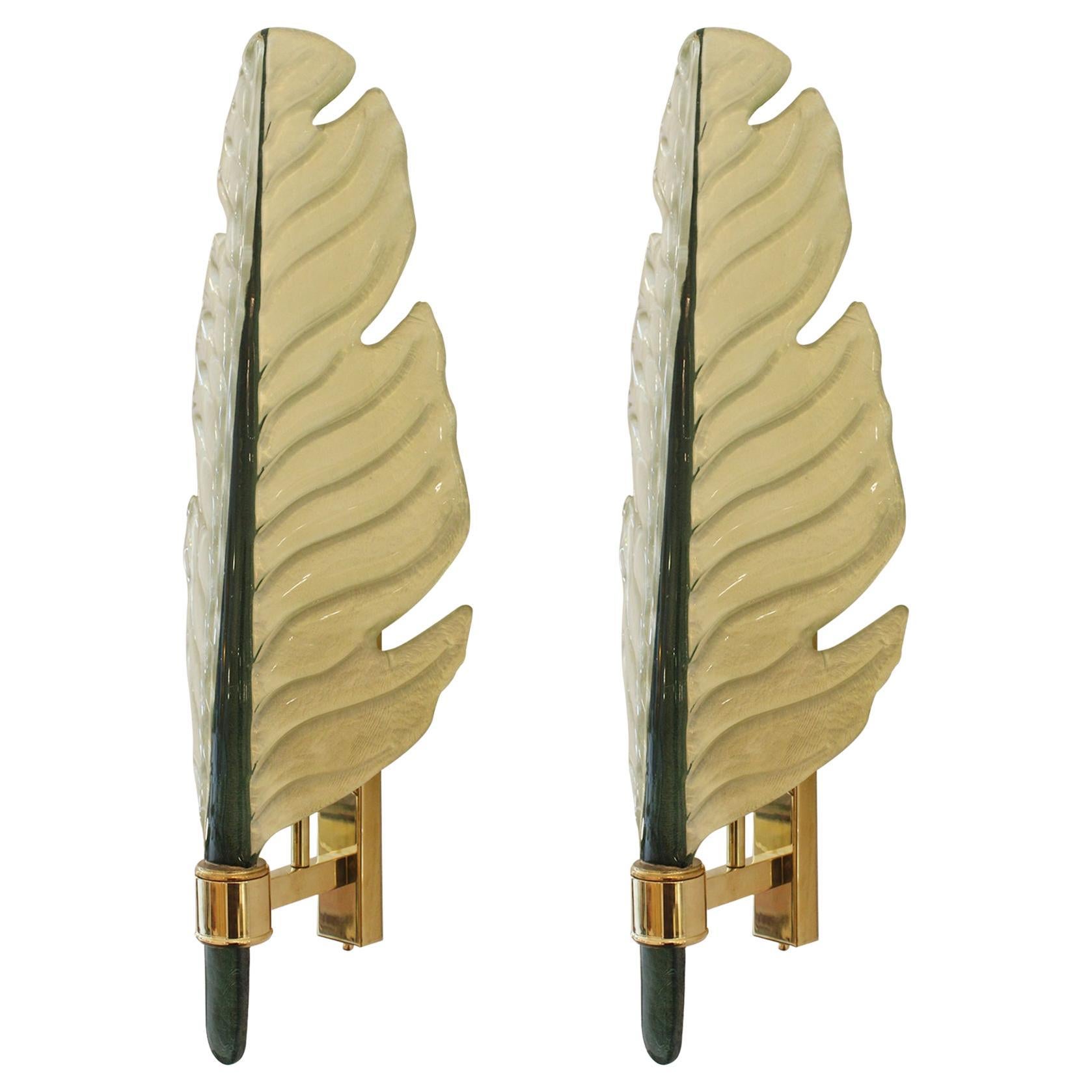 Paire d
appliques murales en verre de Murano en forme de feuille, Italie