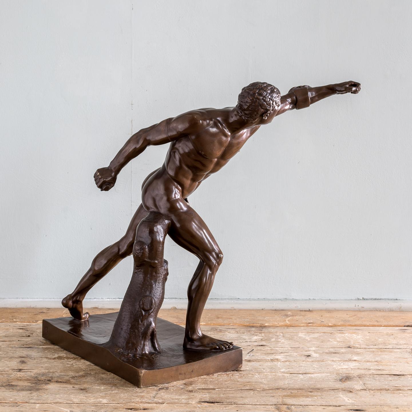 Mid-19th Century French Bronze Figure of the Borghese Gladiator In Good Condition For Sale In London, GB
