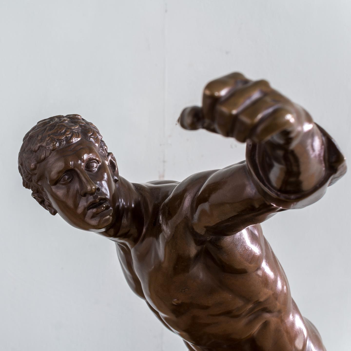 XIXe siècle Figure du gladiateur Borghèse en bronze français du milieu du XIXe siècle en vente
