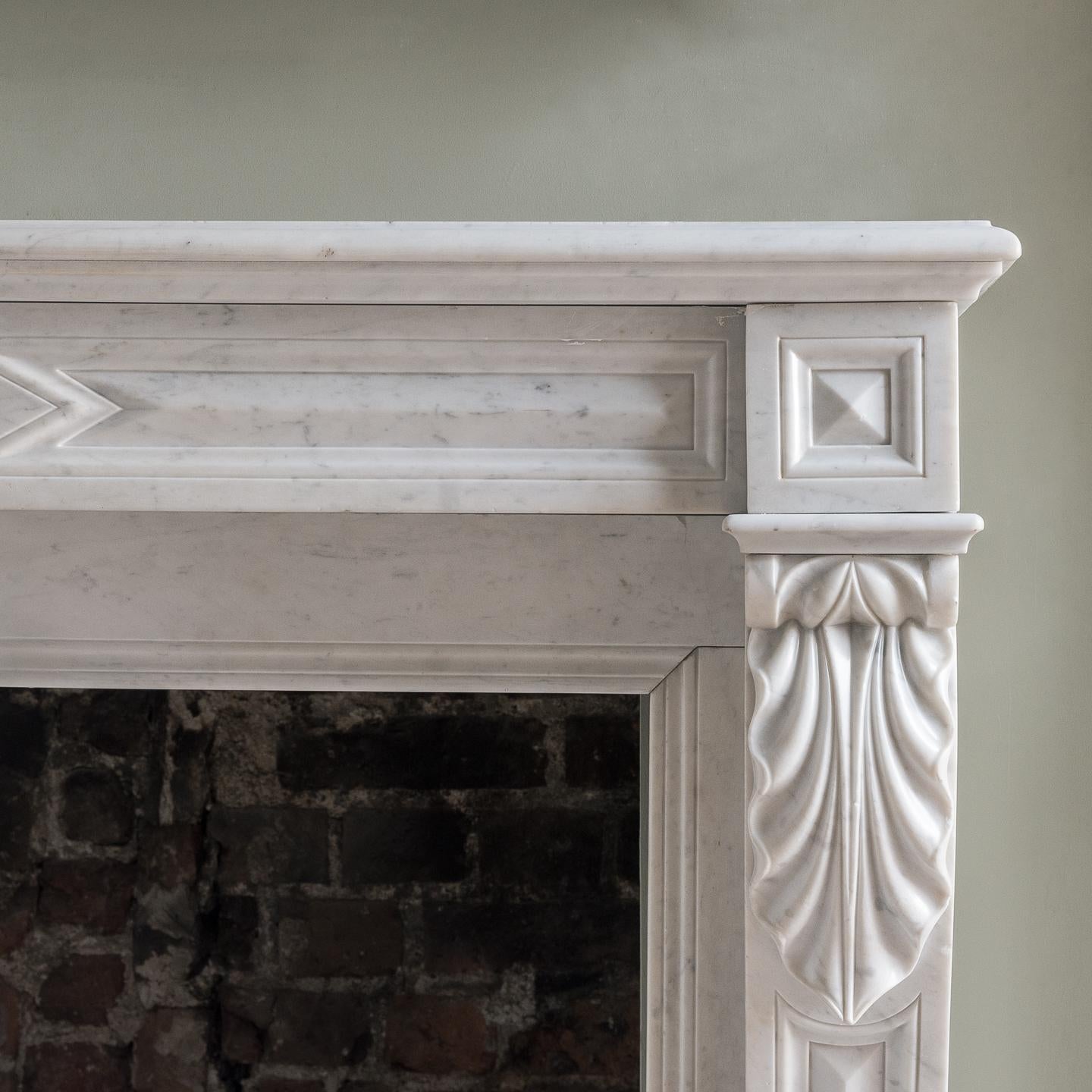 Mid-19th Century French Empire Carrara Marble Chimneypiece In Good Condition In London, GB