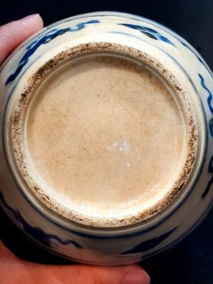 Mid-Qing Blue and White Crane and Eight Buddhist Emblems Lid Jar