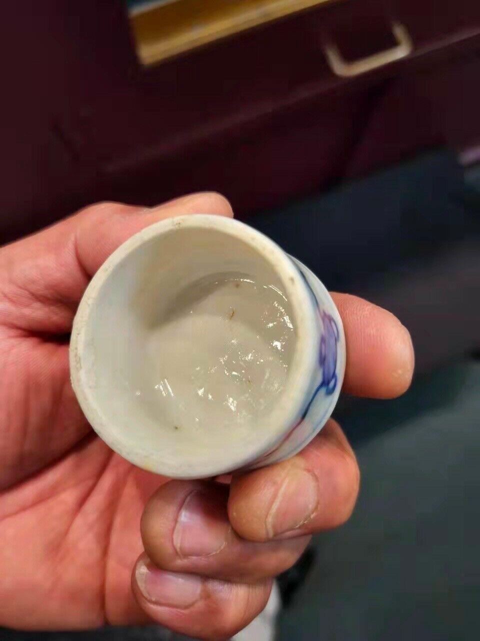 Mid-Qing Blue and White Crane and Eight Buddhist Emblems Lid Jar For Sale 2