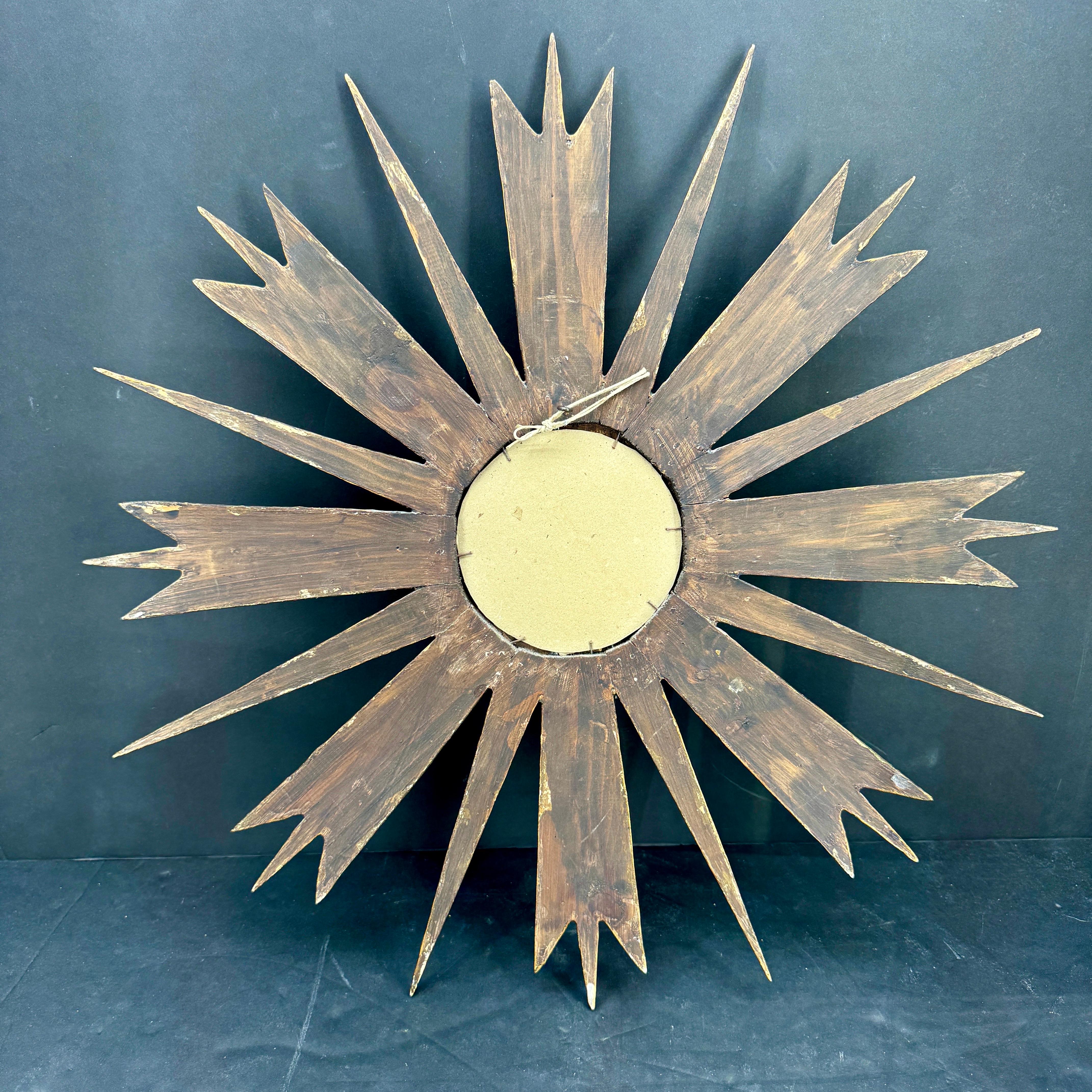 Mid-großer italienischer Blattgold-Wandspiegel mit Sternschliff und Sonnenschliff im Angebot 8