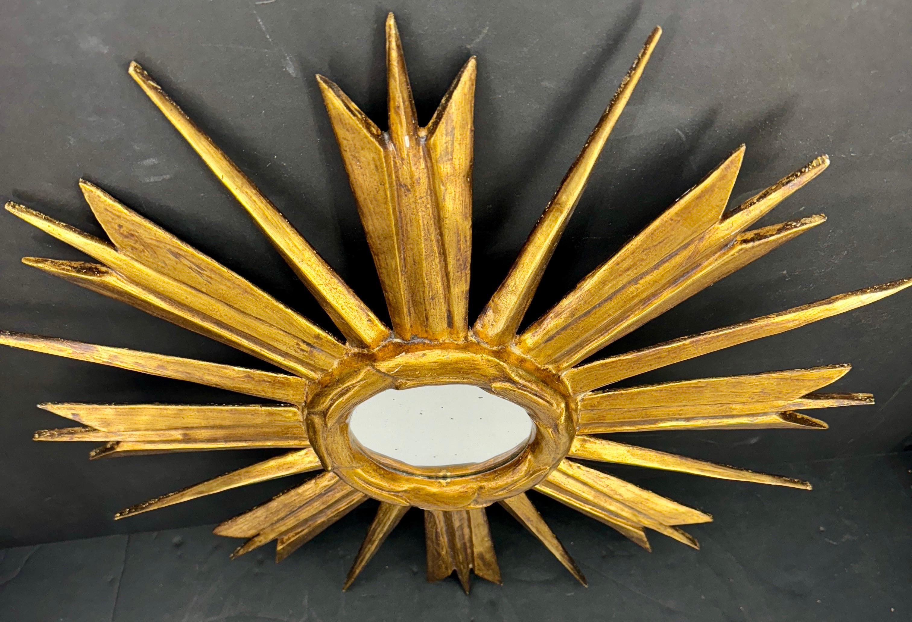 Mid-großer italienischer Blattgold-Wandspiegel mit Sternschliff und Sonnenschliff im Zustand „Gut“ im Angebot in Haddonfield, NJ
