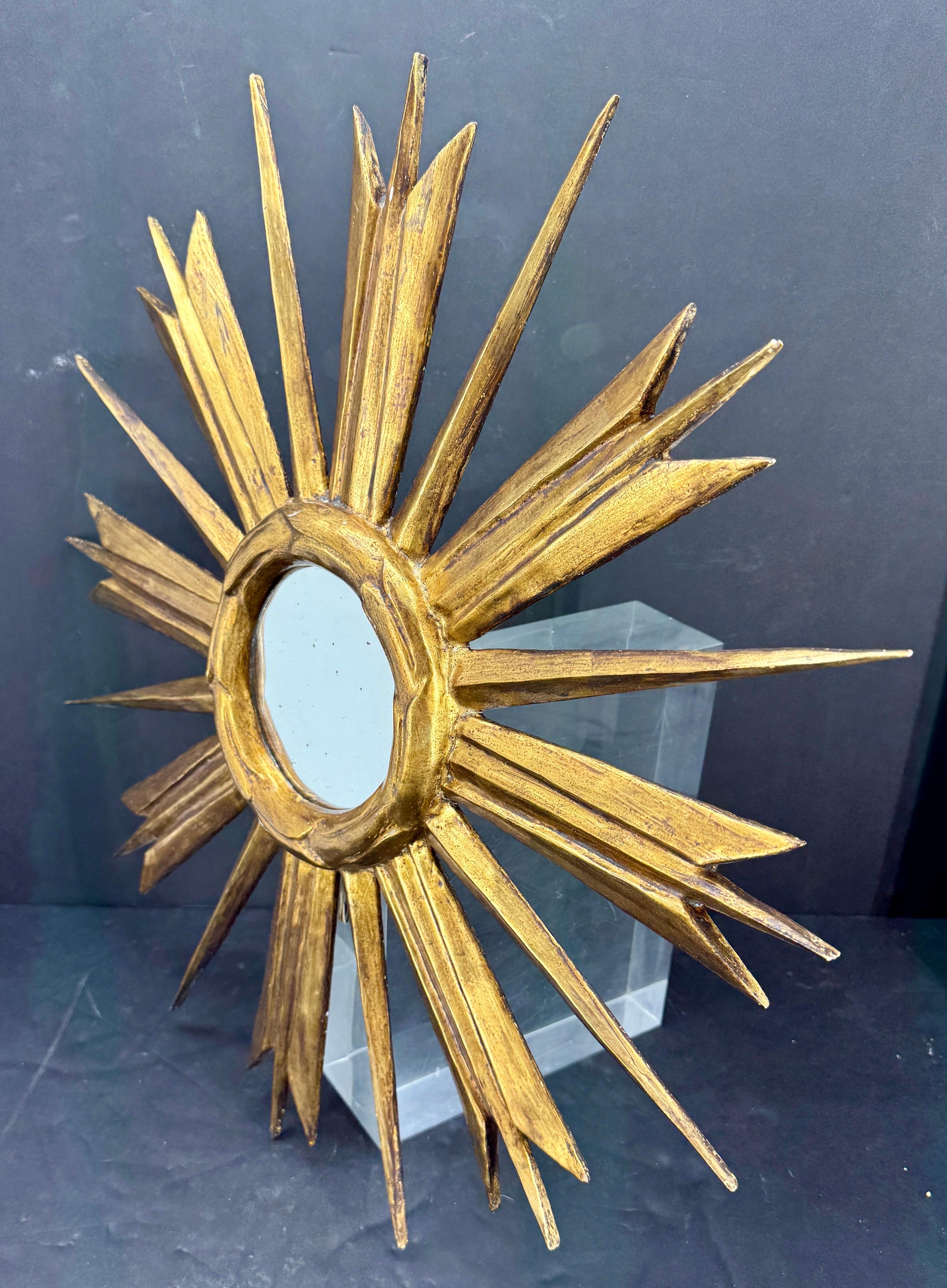 Mid-großer italienischer Blattgold-Wandspiegel mit Sternschliff und Sonnenschliff im Angebot 2
