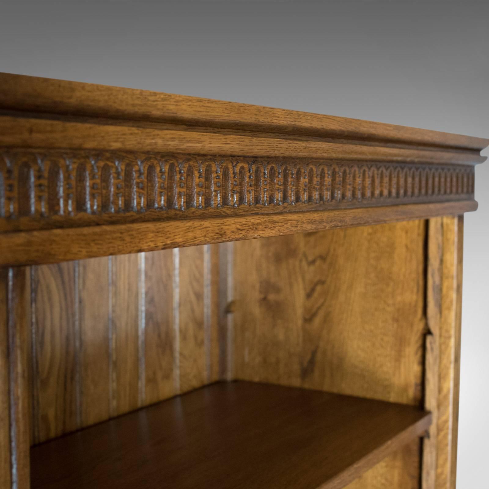 Mid-Sized, Tall, Open Bookcase, Oak, Gothic Overtones 20th Century In Good Condition In Hele, Devon, GB