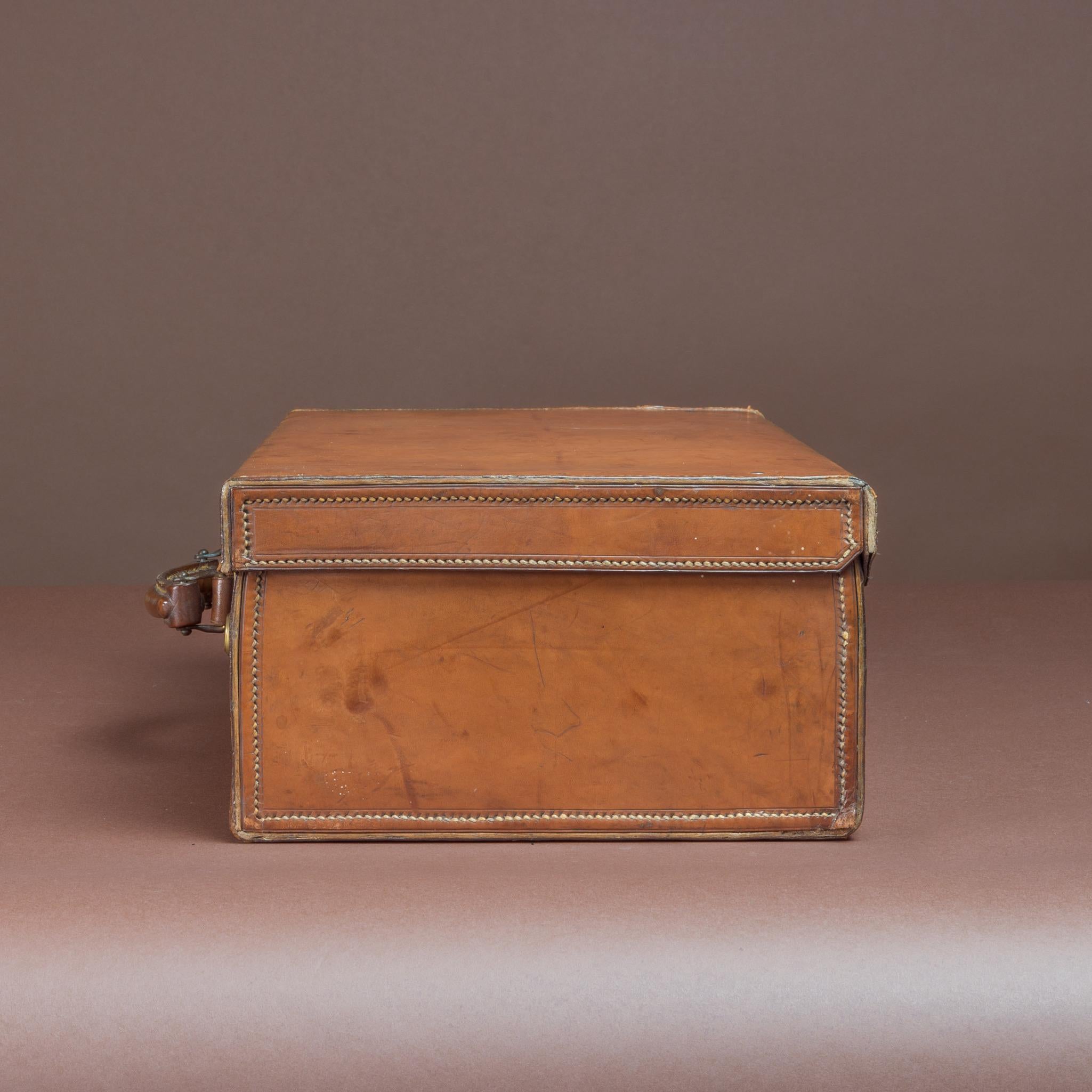 Astuccio in pelle Mid Tan, circa 1930 In condizioni buone in vendita a London, GB