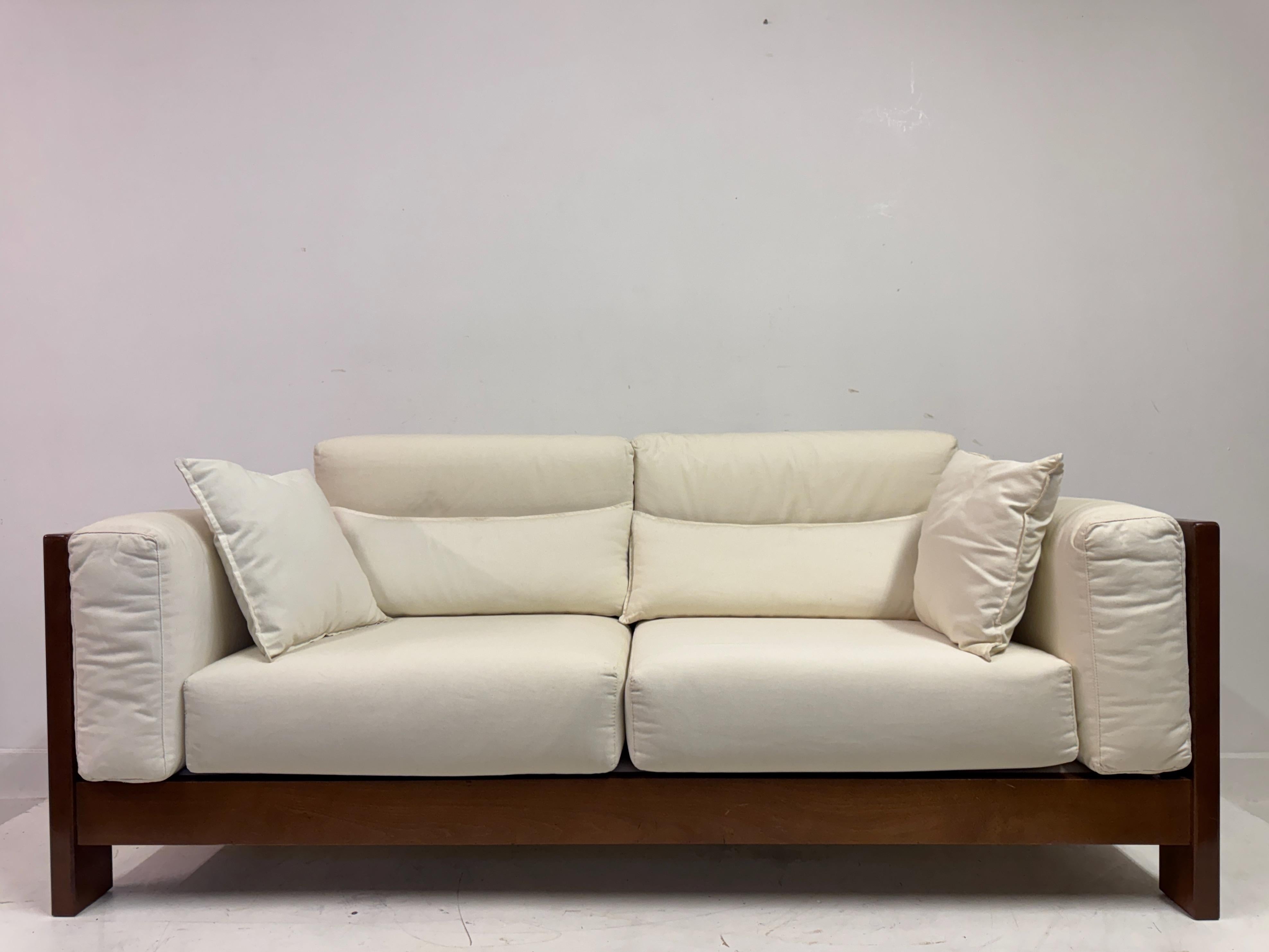 Mid to Late 20th Century Italian Sofa en vente 11