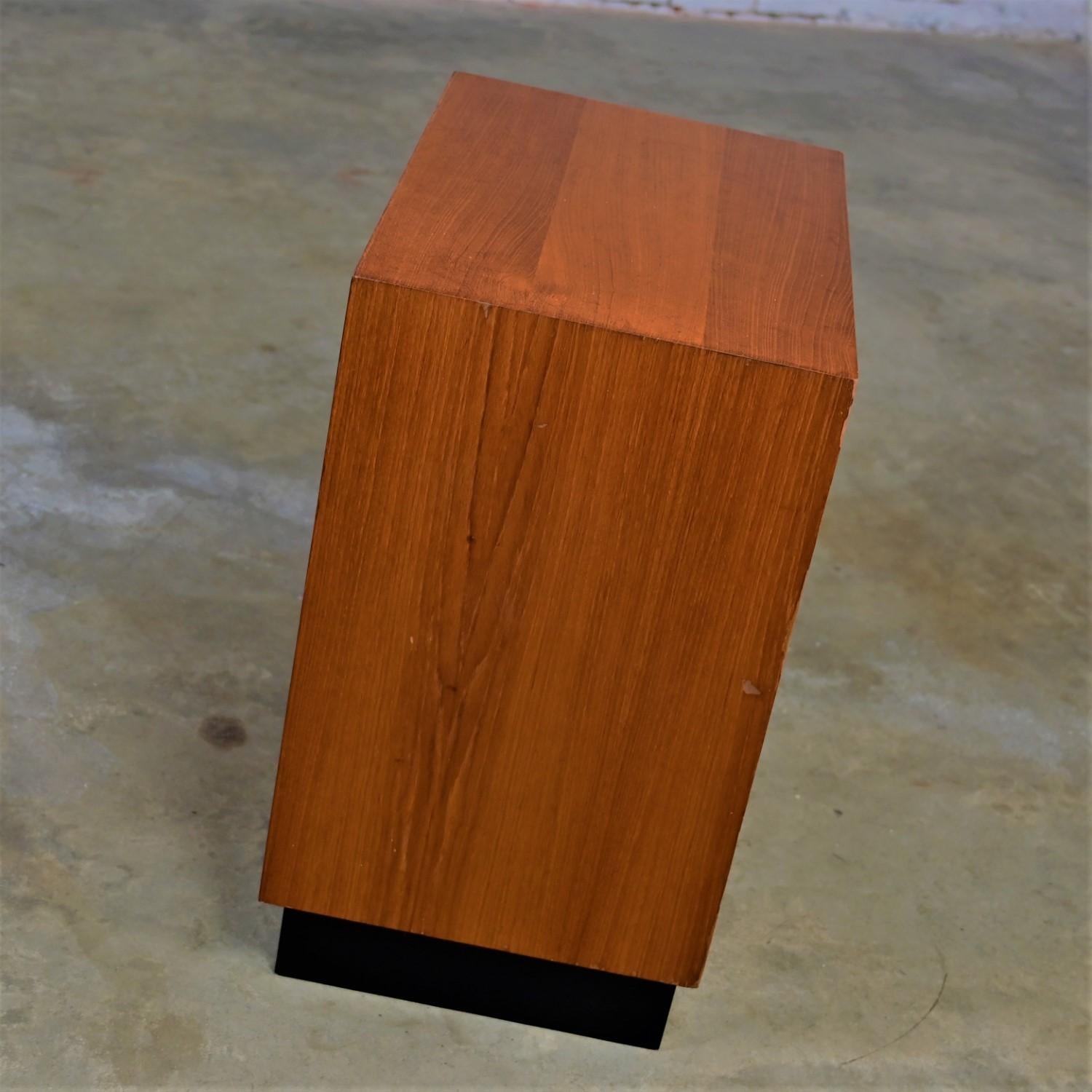 Mid to Late 20th Century Scandinavian Modern Small Teak Cabinet 5 Drawers  For Sale 4
