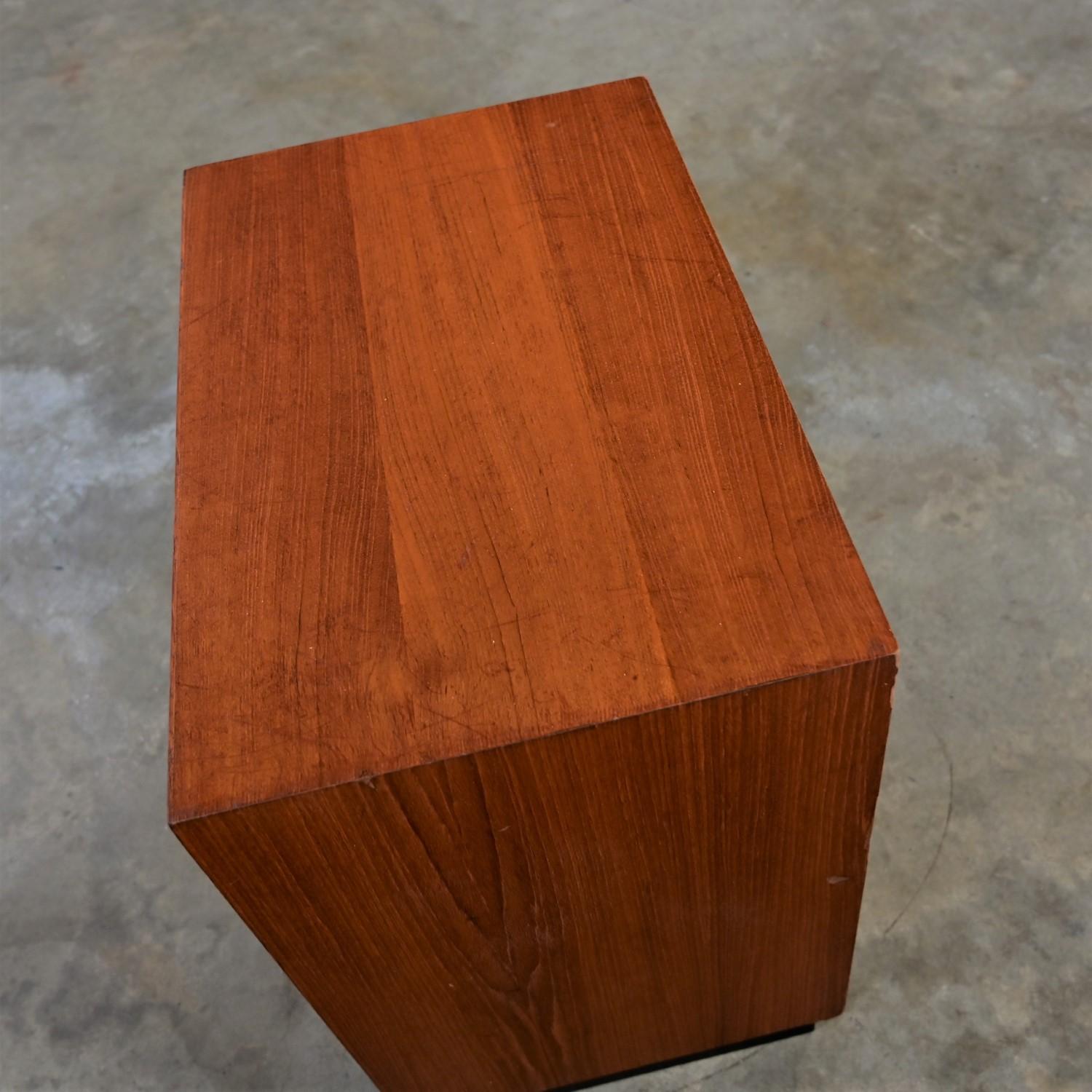 Mid to Late 20th Century Scandinavian Modern Small Teak Cabinet 5 Drawers  For Sale 5