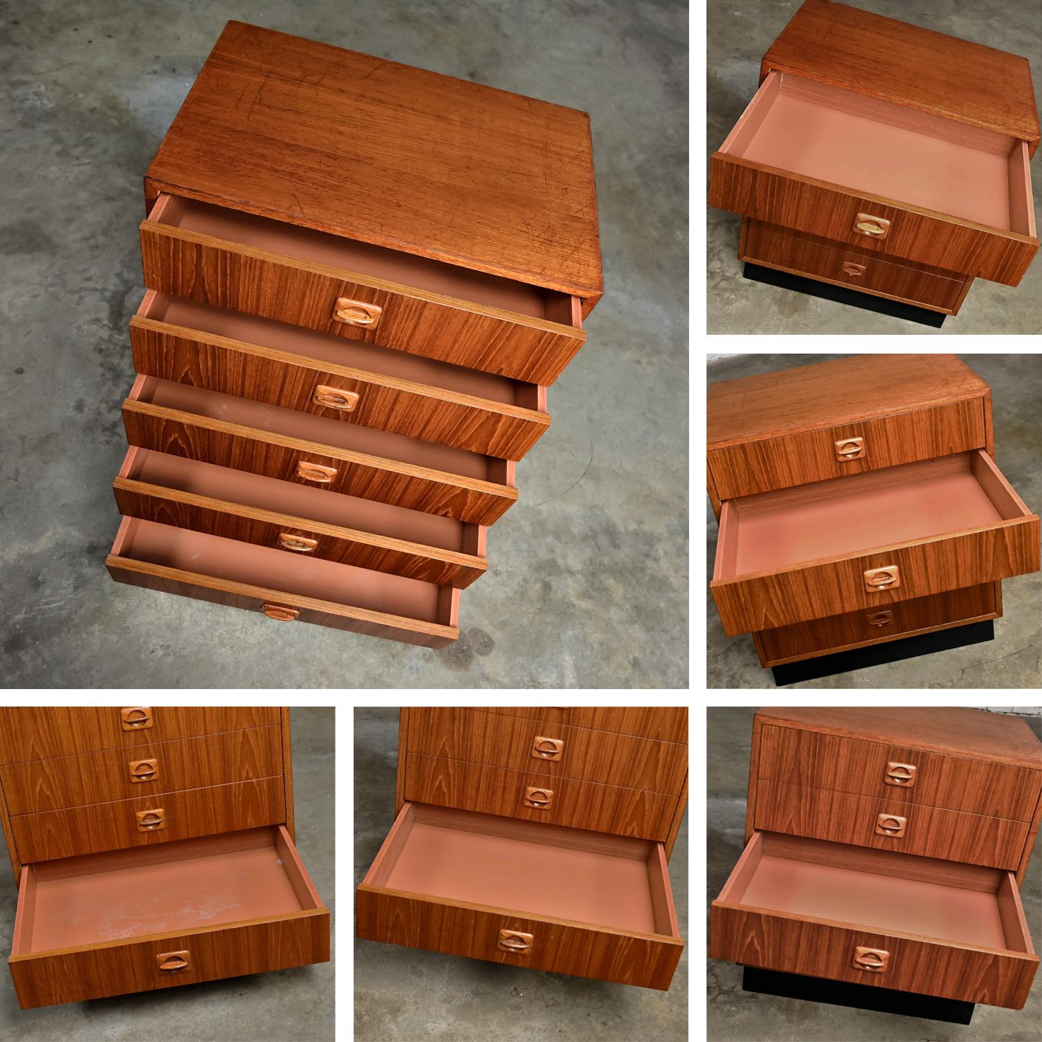 Mid to Late 20th Century Scandinavian Modern Small Teak Cabinet 5 Drawers  For Sale 11