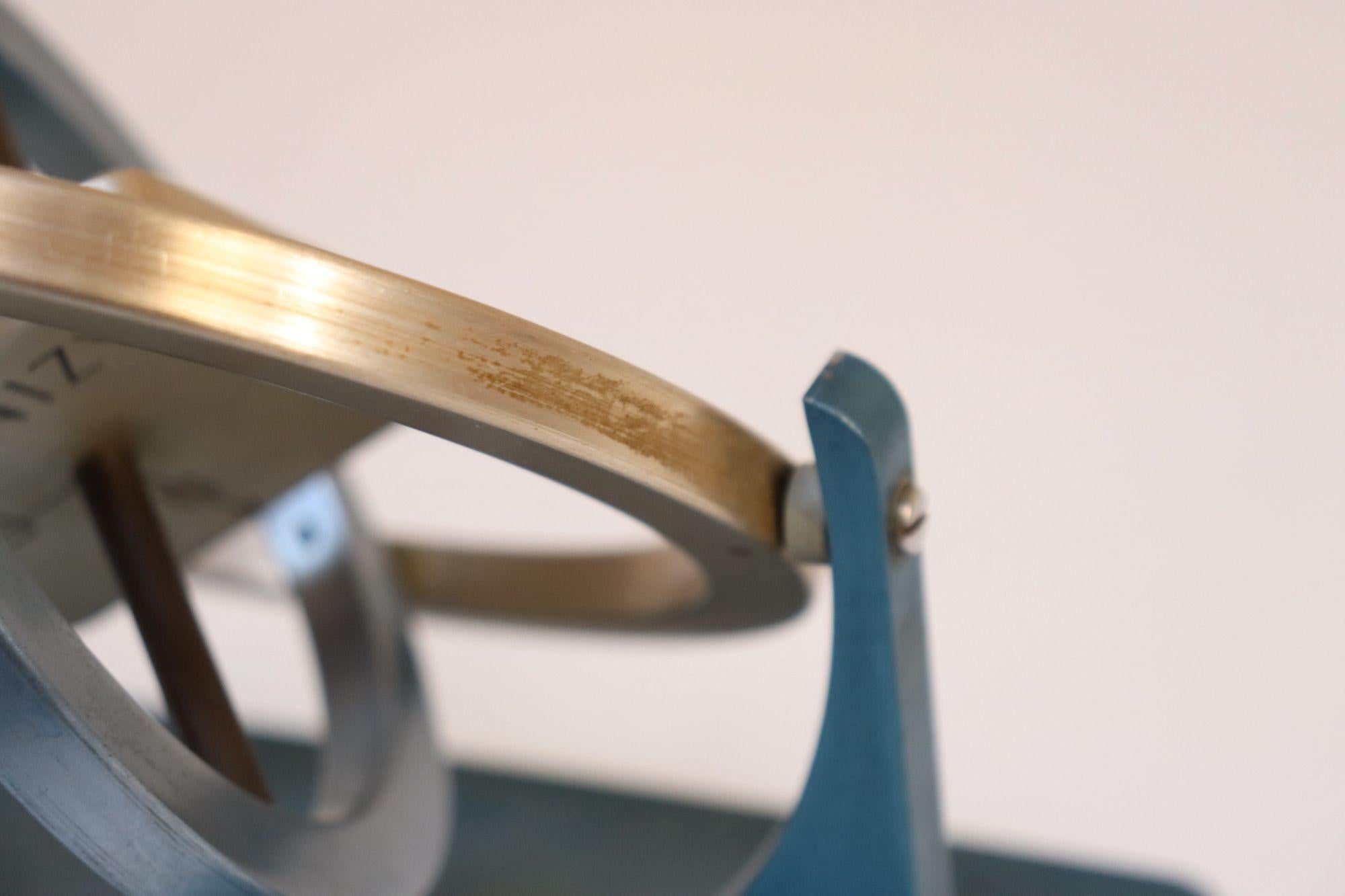 Gyroscope en aluminium du milieu du Twentieth siècle Boussole Outil scientifique en vente 4