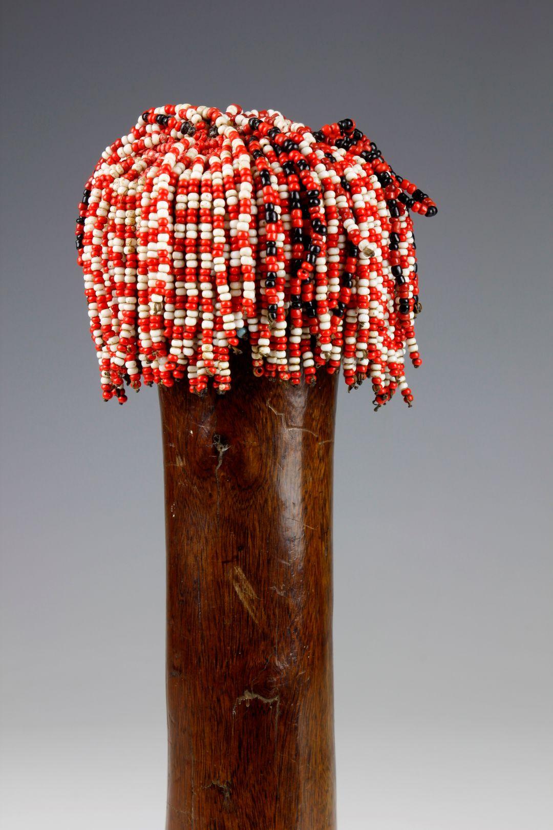 Rara Forma de Muñeca de Cuentas, Región Costera de Kenia Tribal en venta