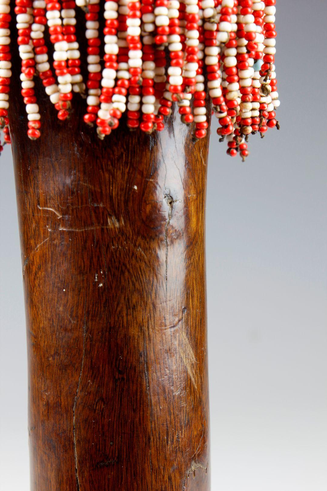 Rara Forma de Muñeca de Cuentas, Región Costera de Kenia Con cuentas en venta