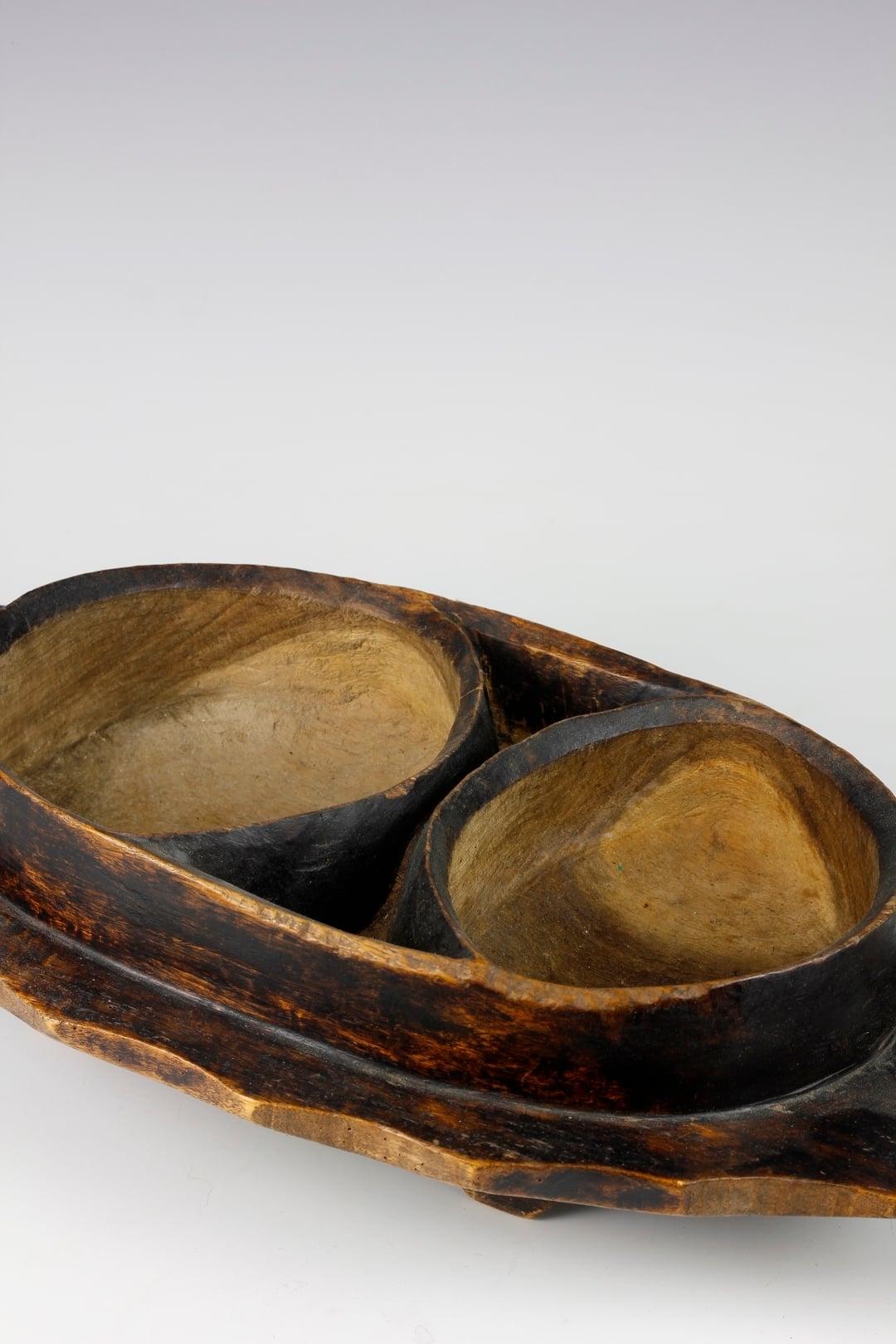 20th Century Finely Carved Lozi Food Bowl Depicting Two Zambezi River Ducks, Zambia