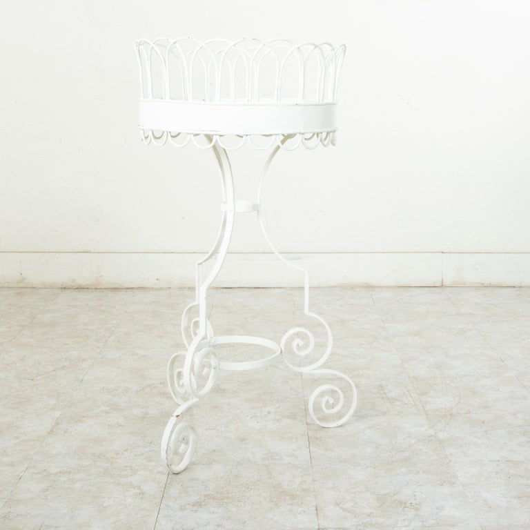 Mid-20th Century French Iron White Painted Plant Stand or Jardinière For Sale 2