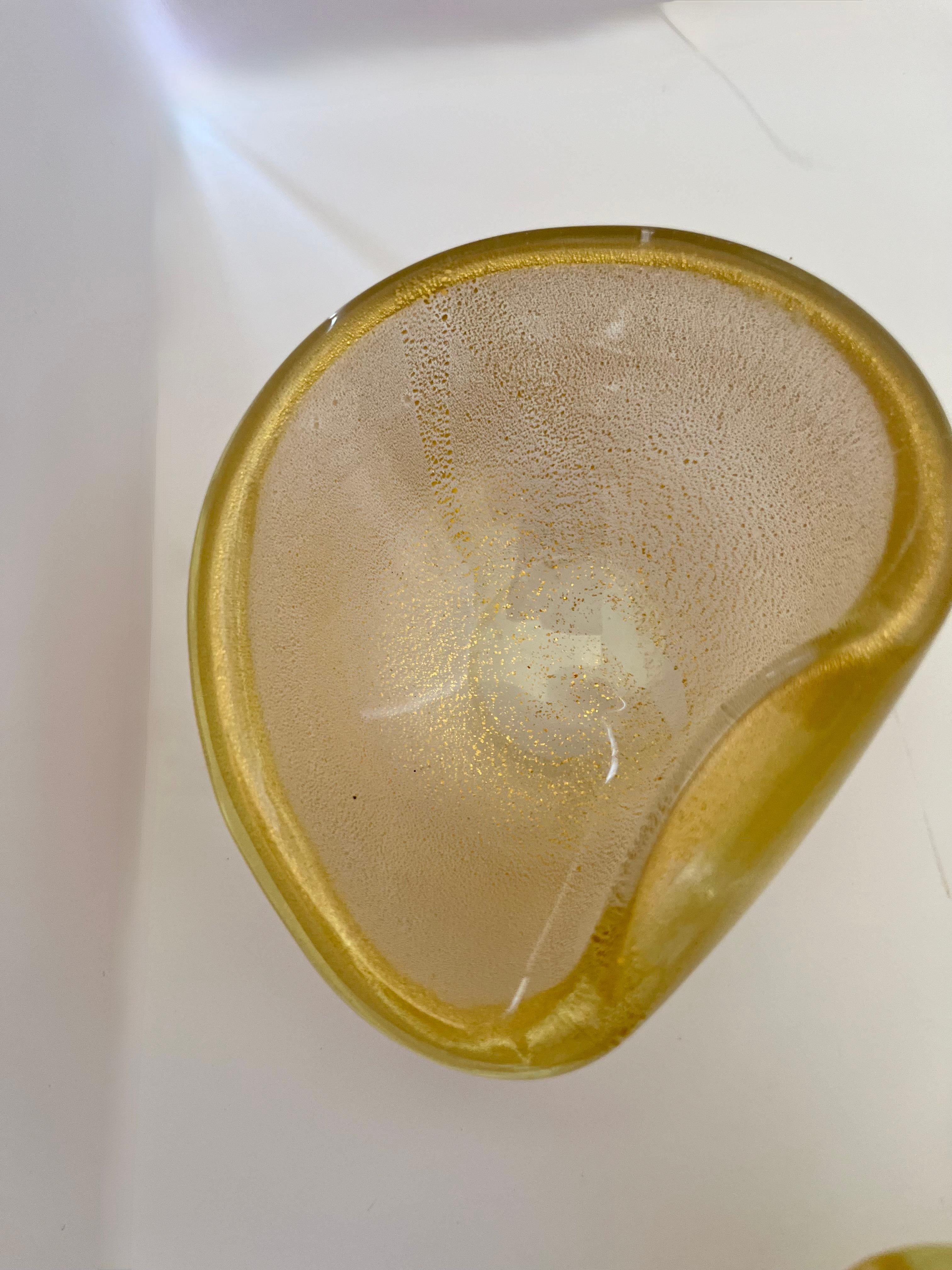 Mid Twentieth Century Murano Glass 4 piece bowl set by Archimede Seguso In Good Condition For Sale In Winnetka, IL