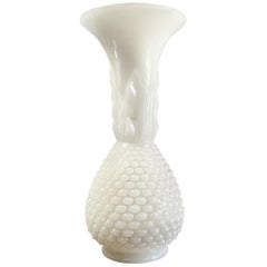 Mitte des Twentieth Jahrhunderts Opalin-Lilienvase