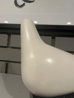 Escultura de pájaro de piedra blanca de mediados del siglo XX de Cleo Hartwig